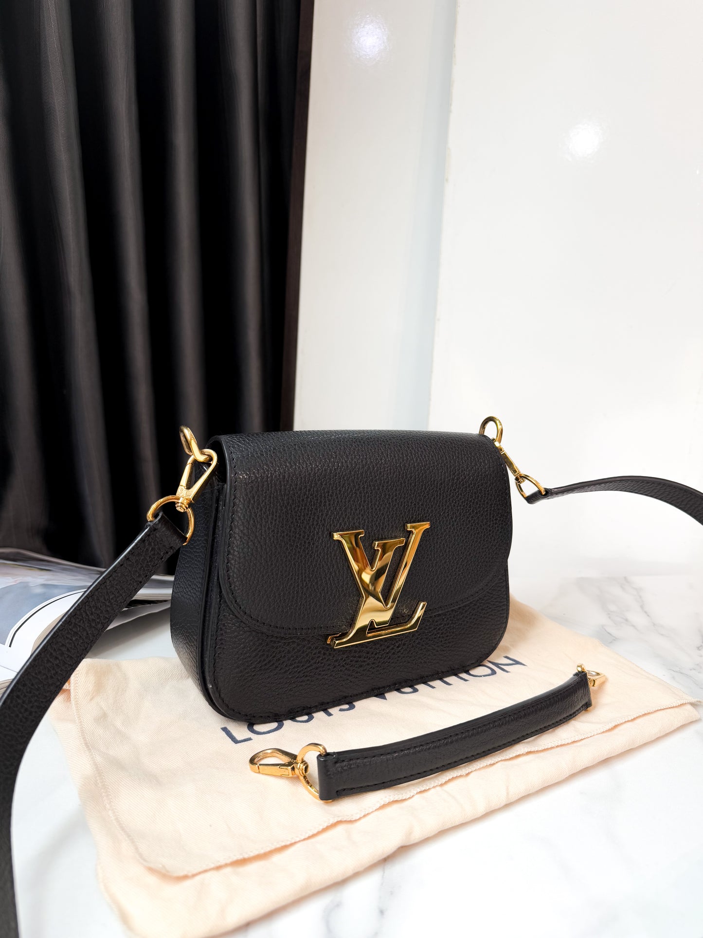 LV Da Bê Đen Top Handle