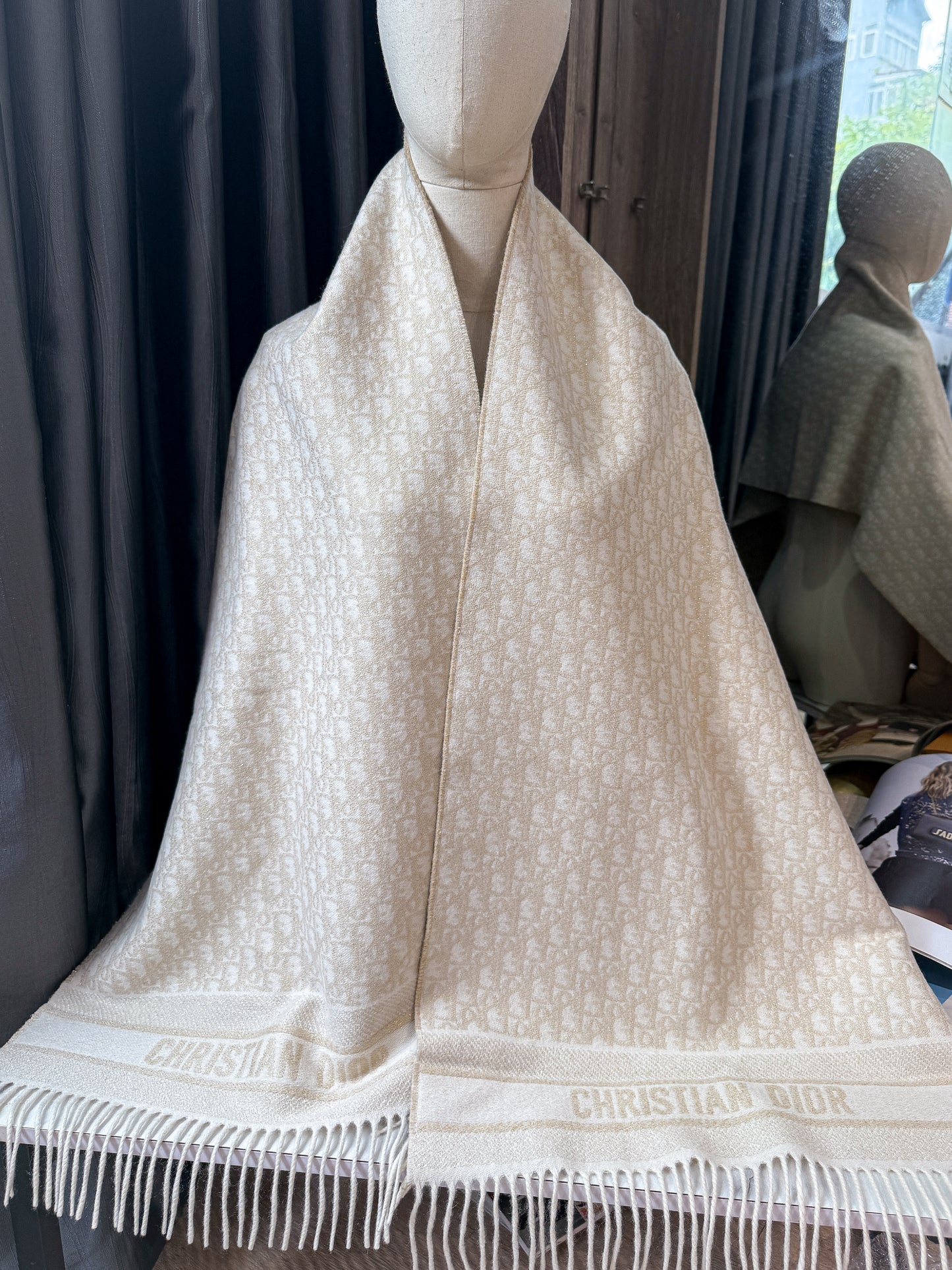 Khăn Dior Cashmere Ánh Kim 10/6
