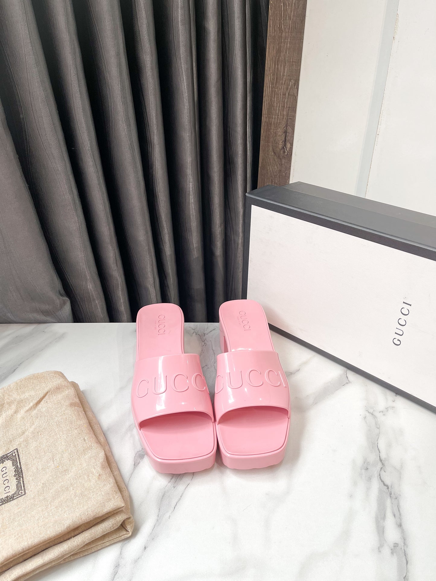 Dép Nhựa Gucci Hồng New