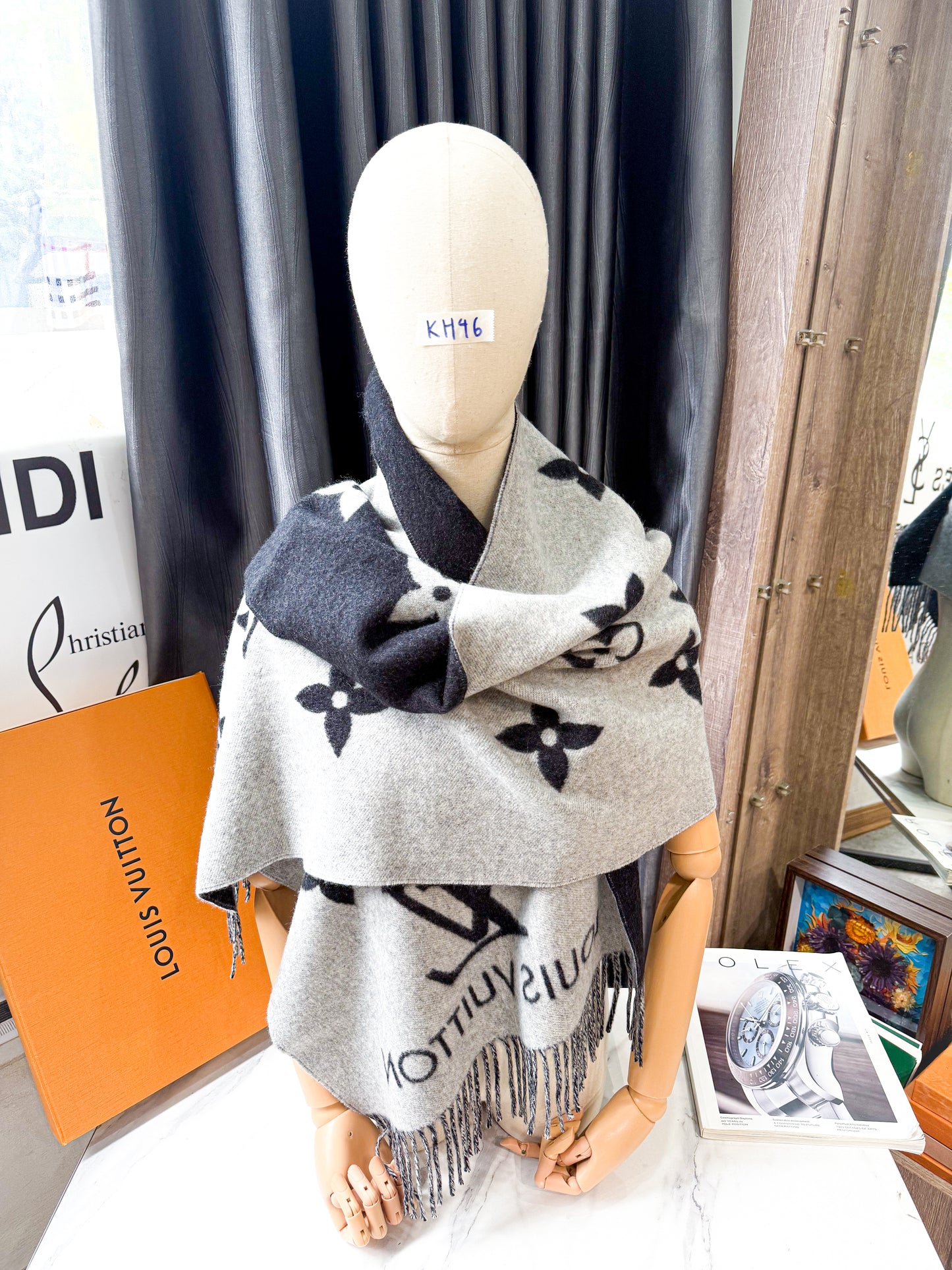 Khăn LV Cashmere Đen Ghi KH46 17/11