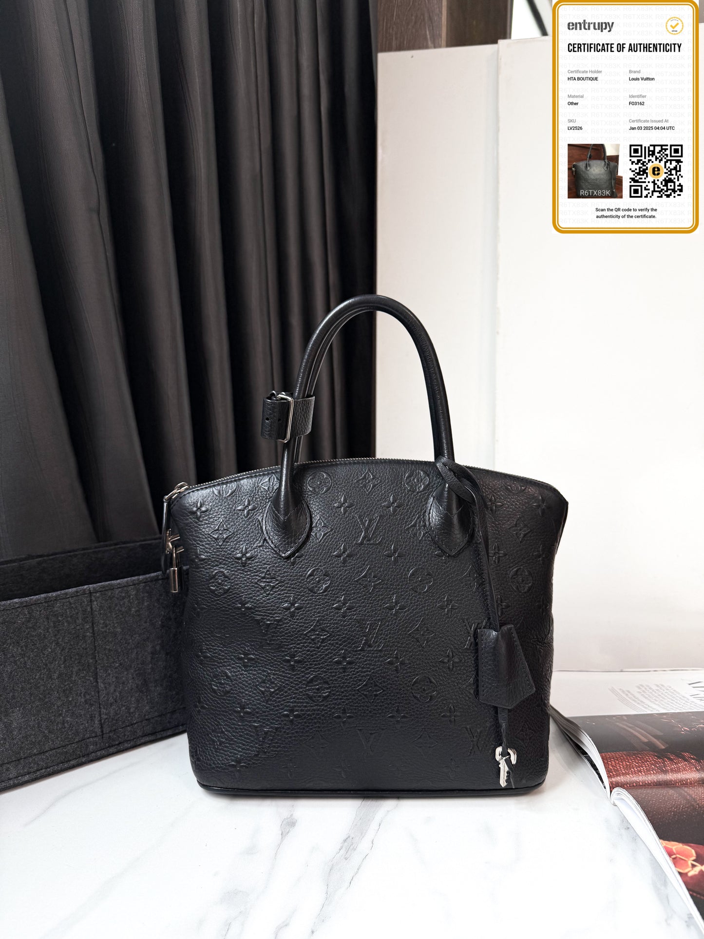 A LV Handbag Da Bê Đen
