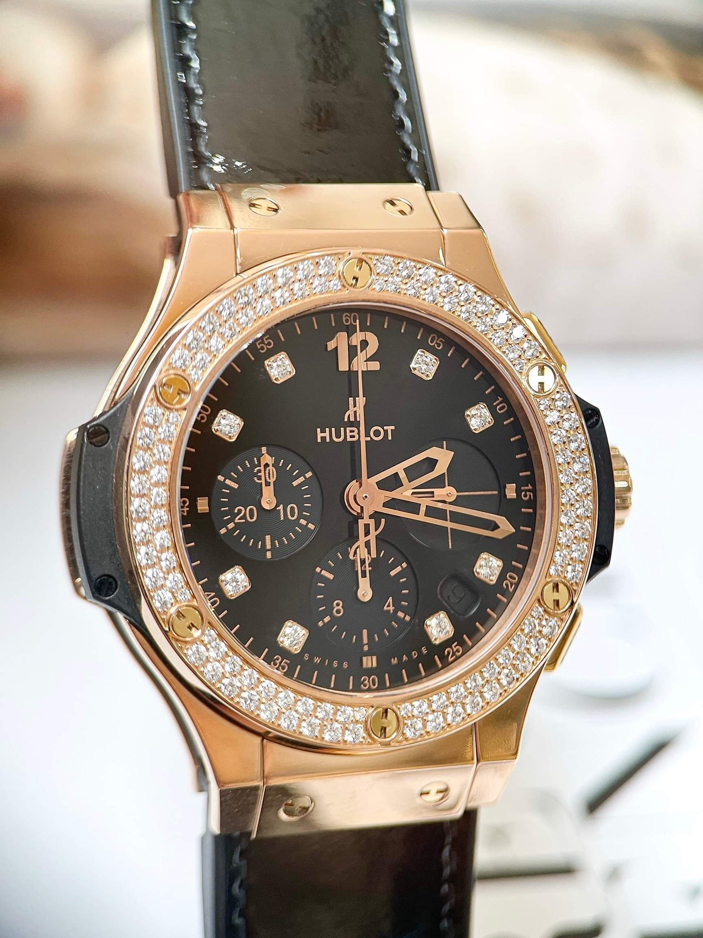 Đồng Hồ Hublot Bigbang 41mm Gold Diamond Benzel Shinny