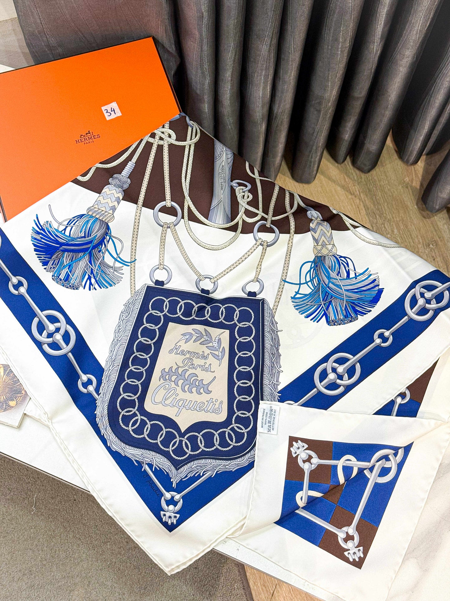 Khăn Lụa Hermes New Khổ 90x90 HN34 4/11