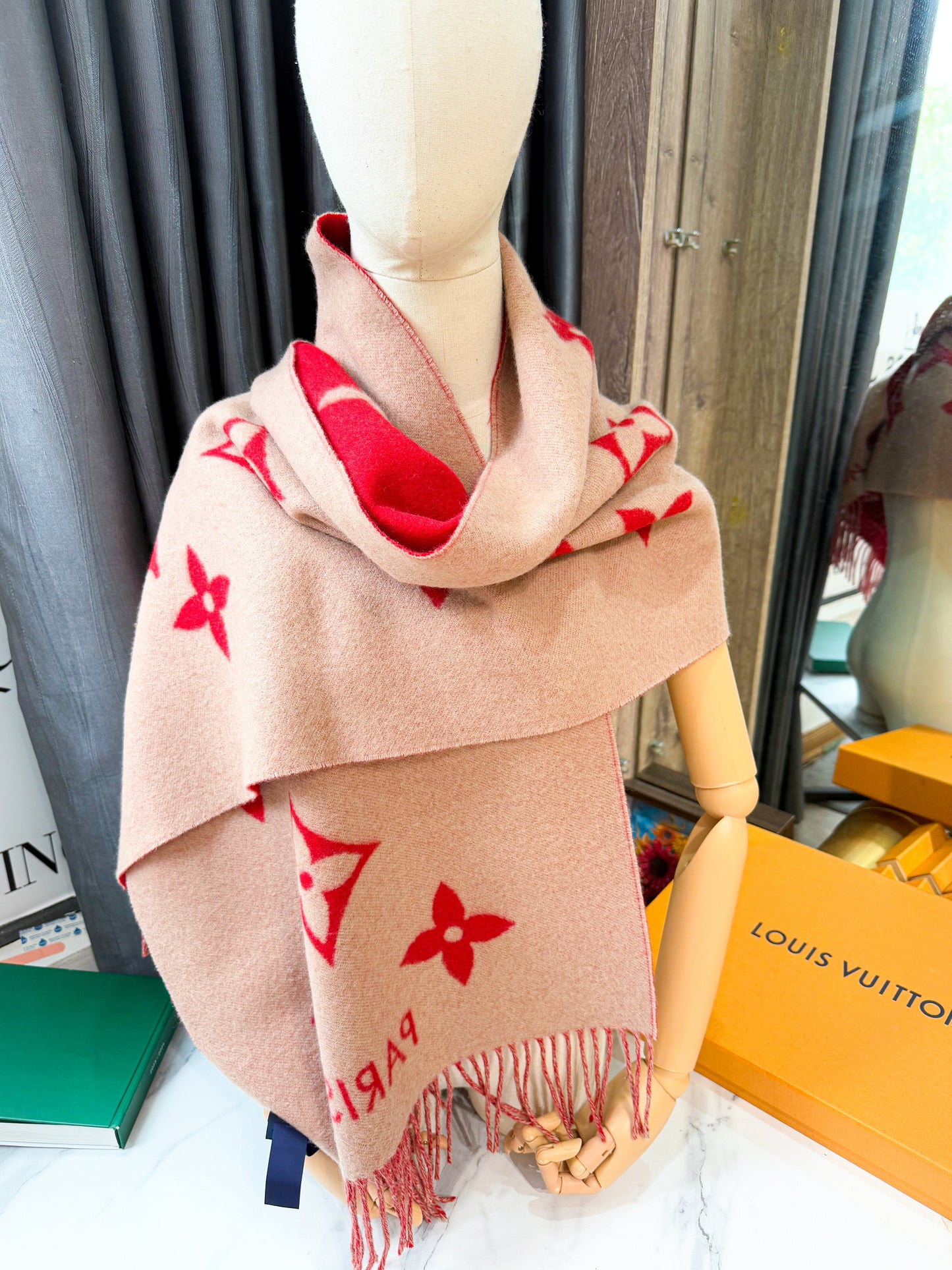 Khăn LV Cashmere Đỏ 14/5