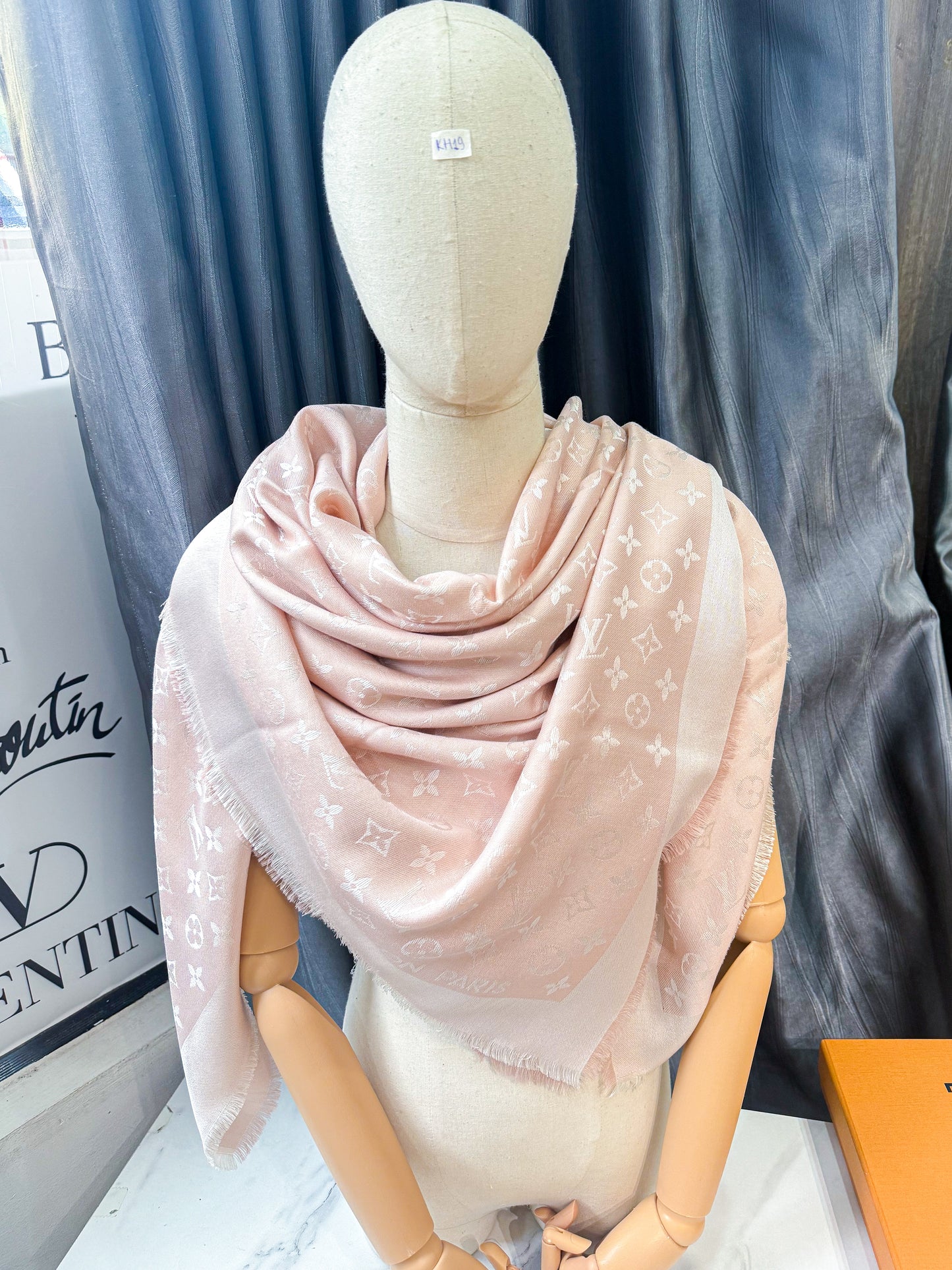 Khăn LV Denim Hồng KH19 24/10