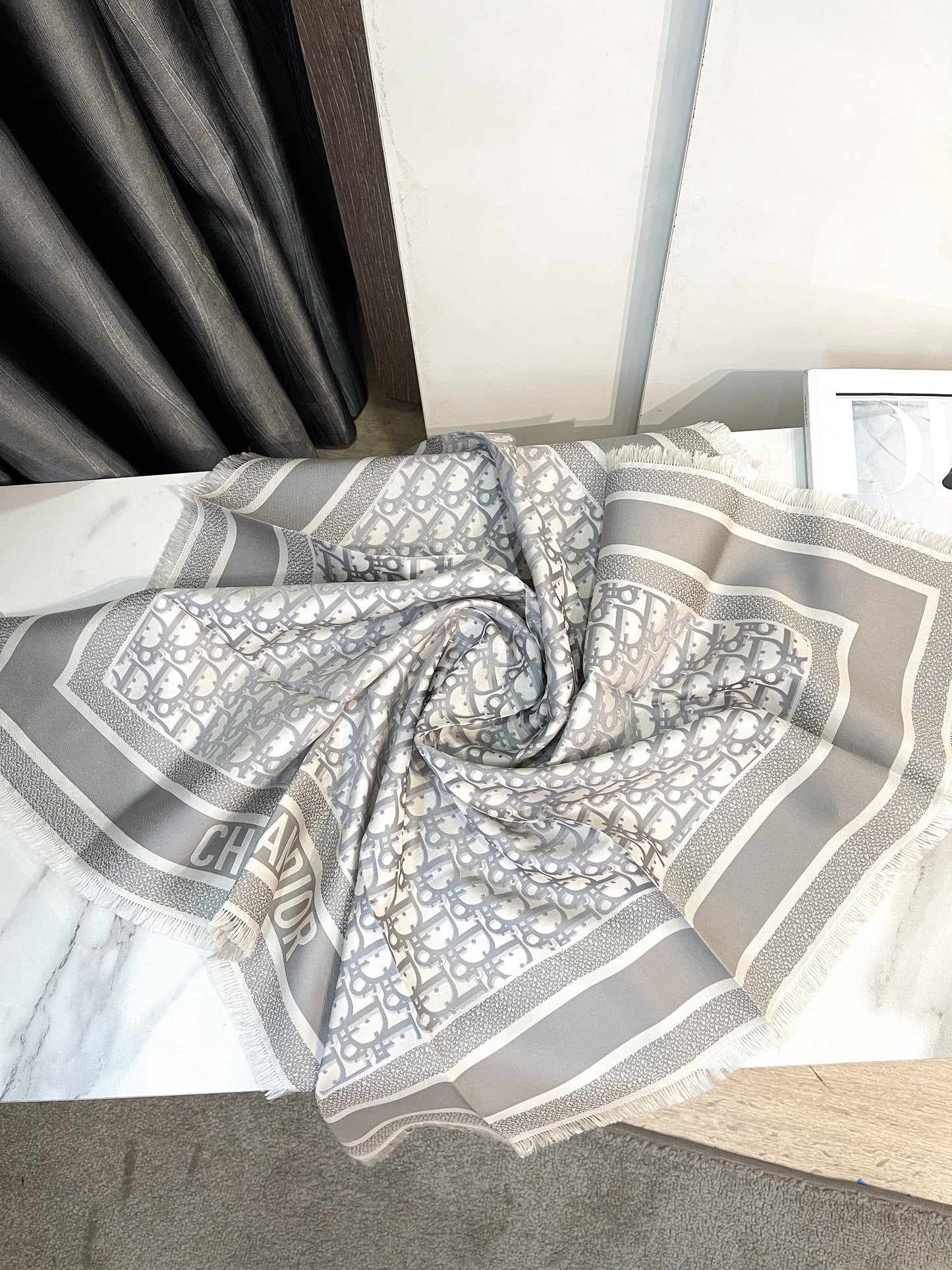 Khăn Lụa Dior Khổ 70x70