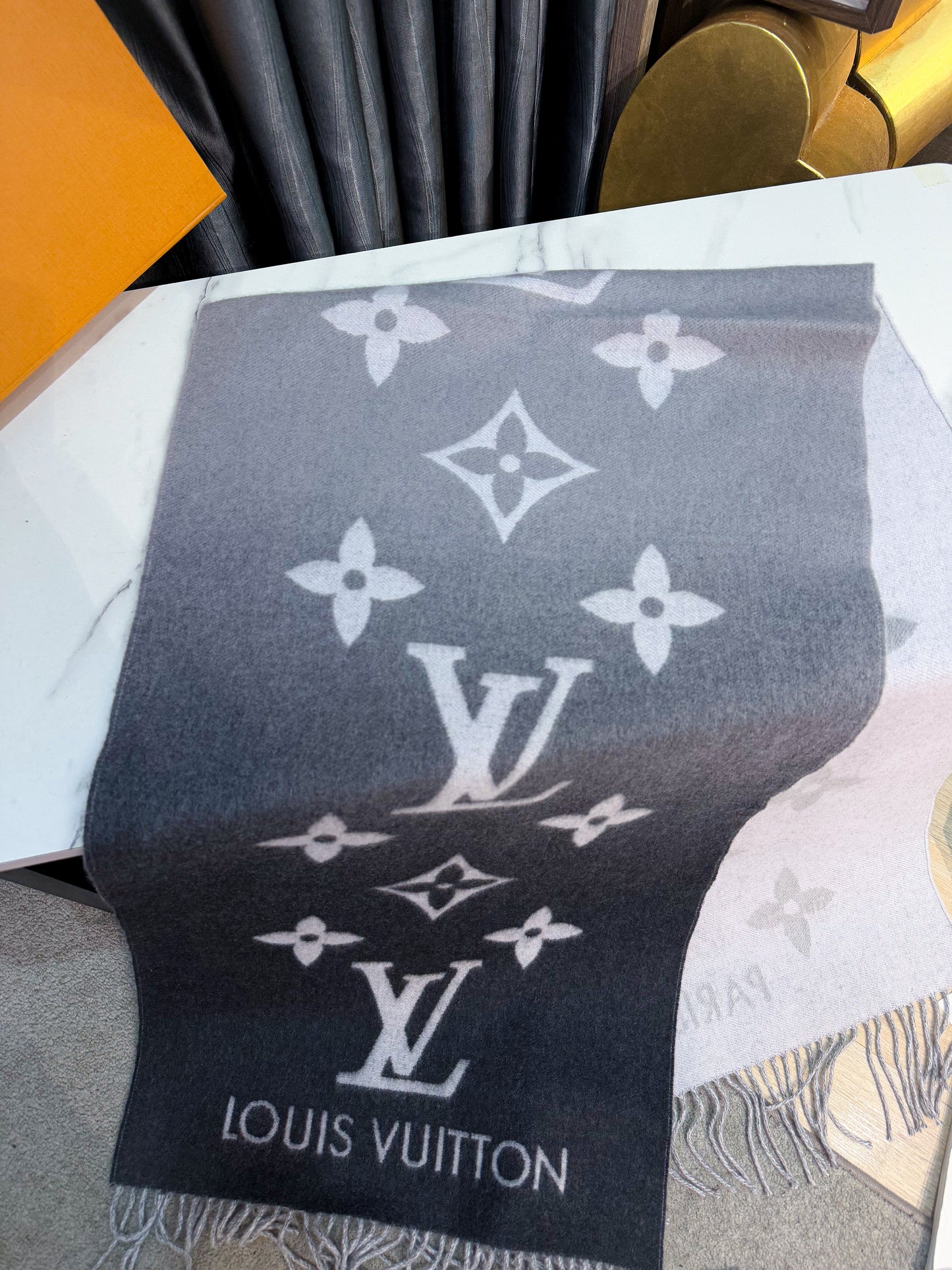 Khăn LV Cashmere Omber