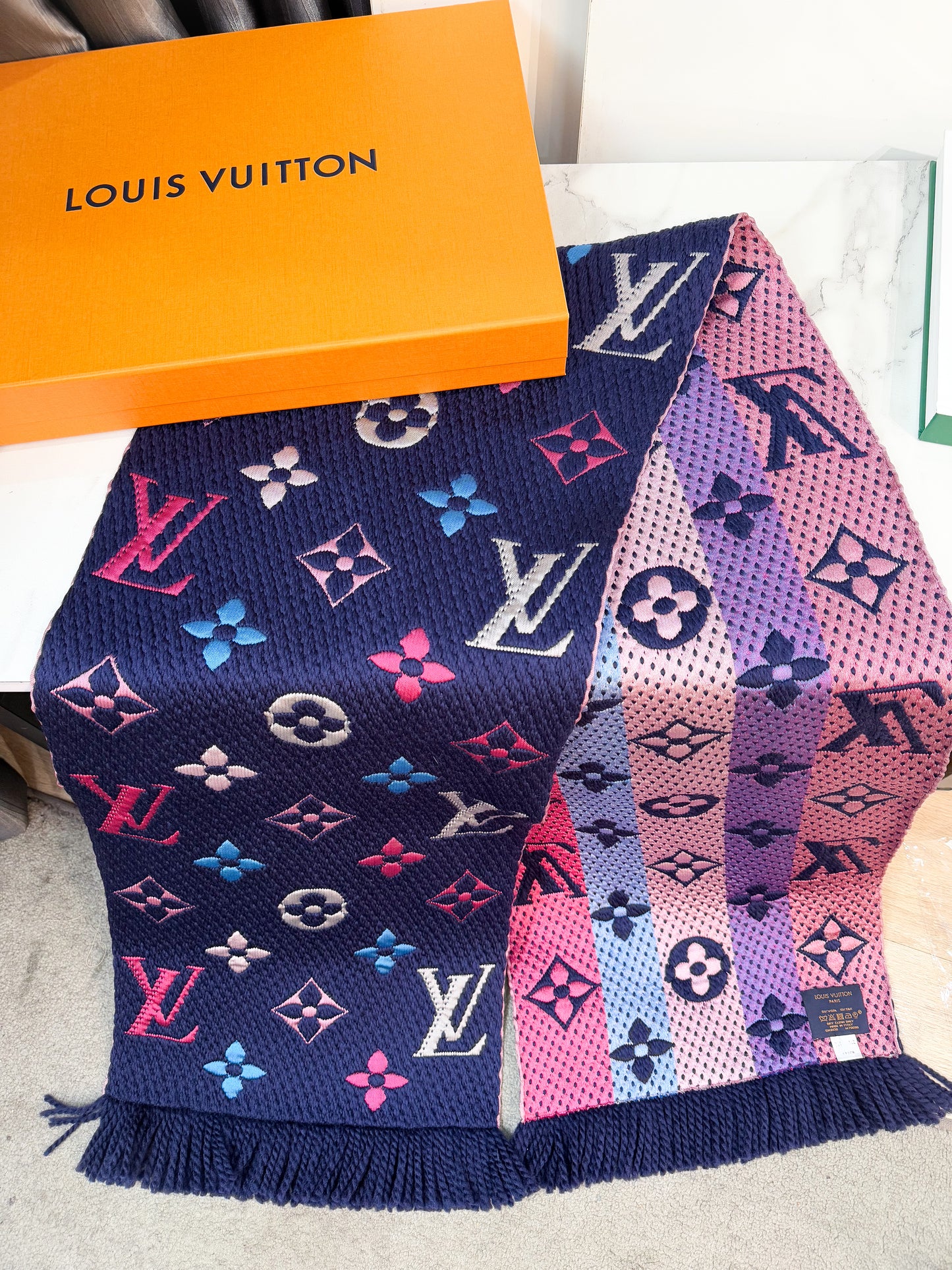 Khăn LV Len Rainbow