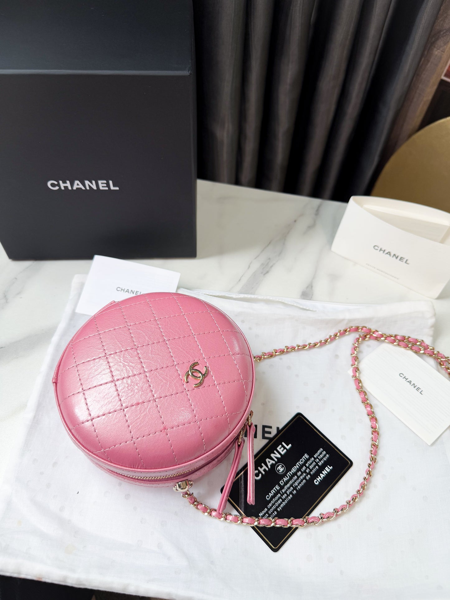 A A Chanel Tròn Hồng