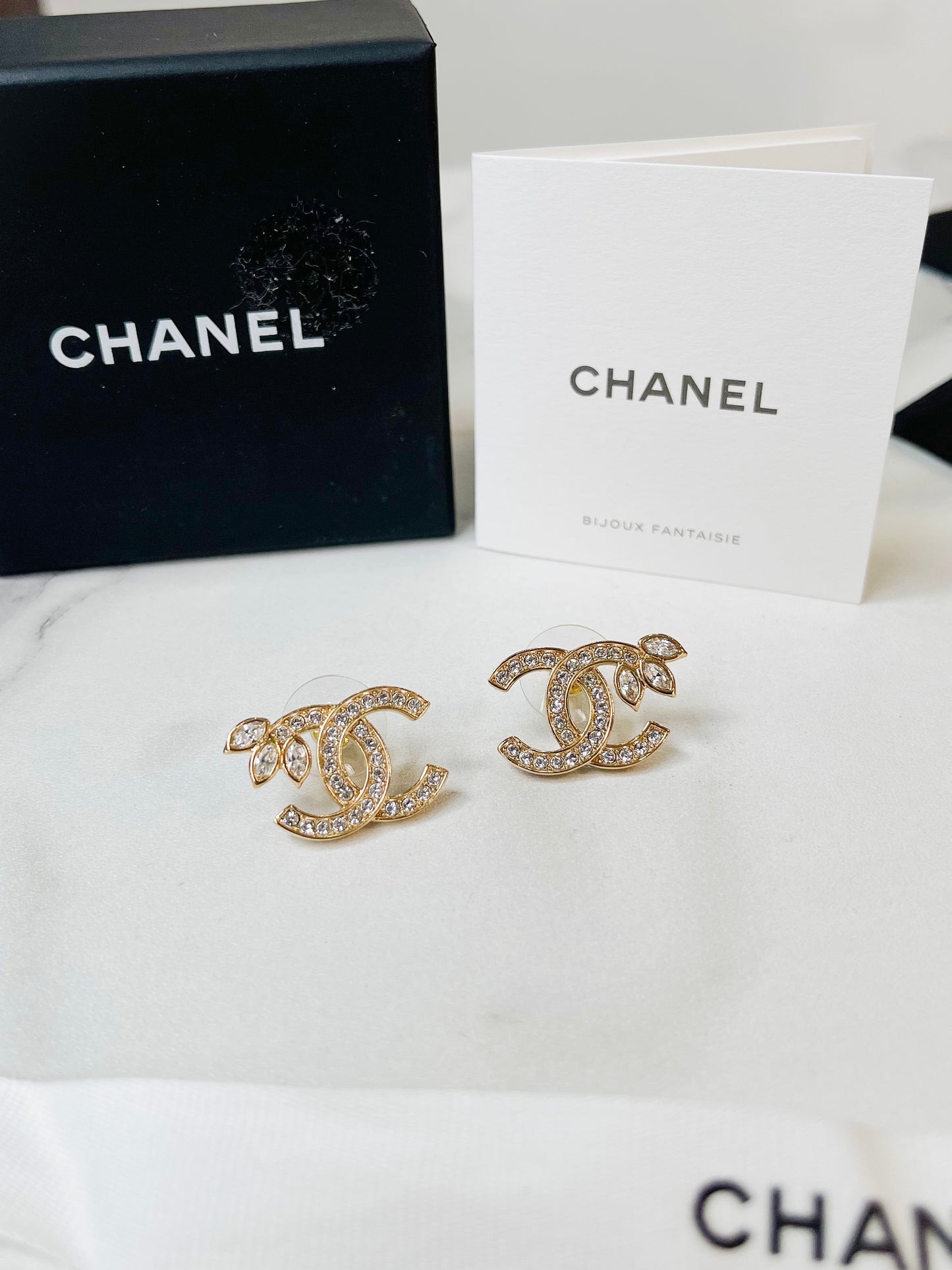 Khuyên Tai Chanel New