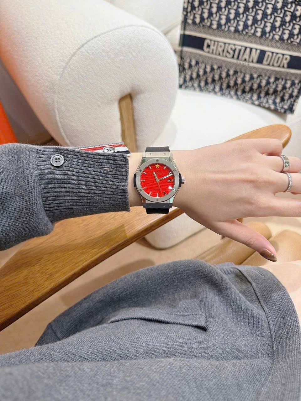 Đồng Hồ Hublot Classic Fusion Viet Nam Limited Size 42mm