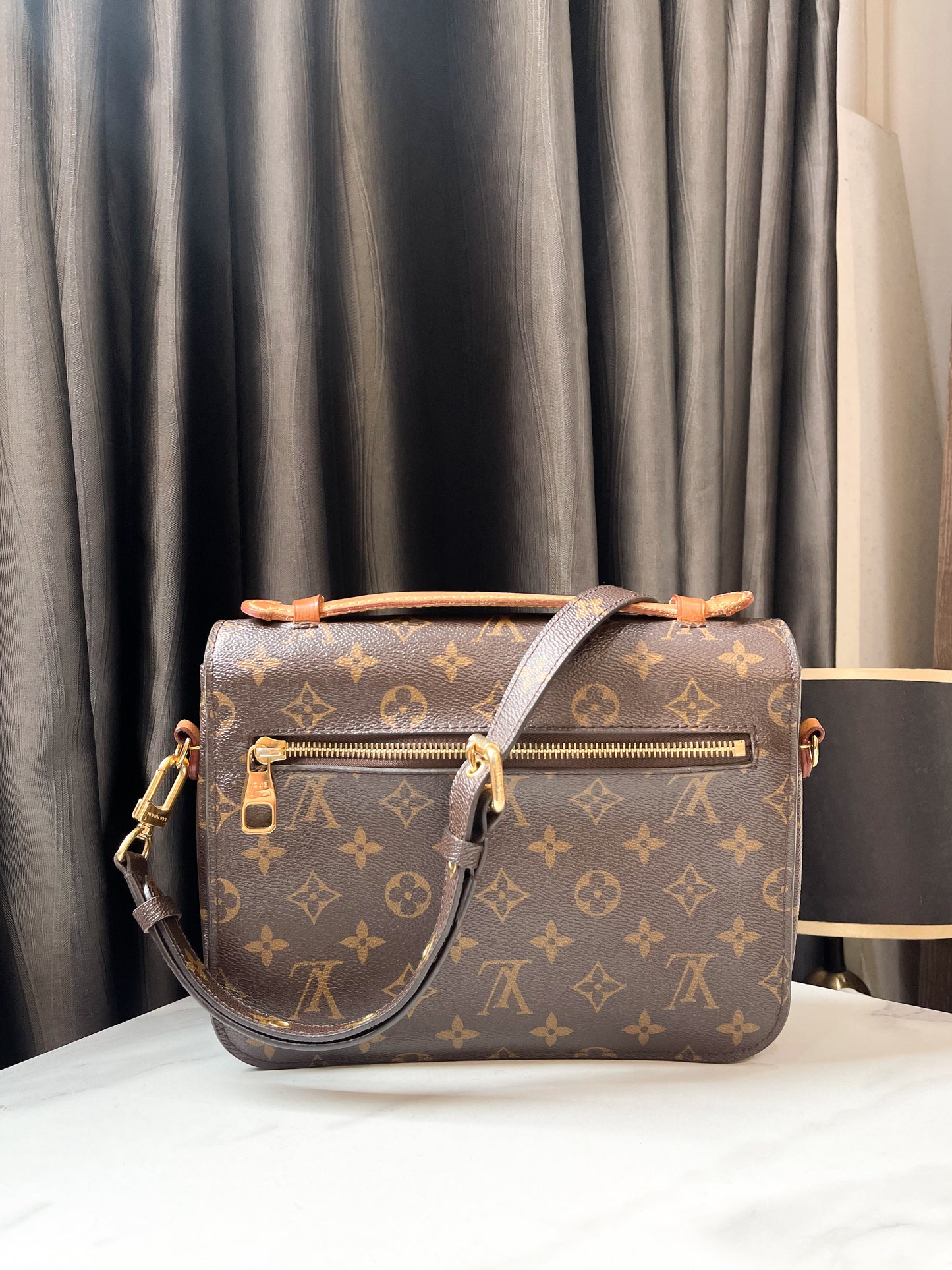 LV Metis Mono