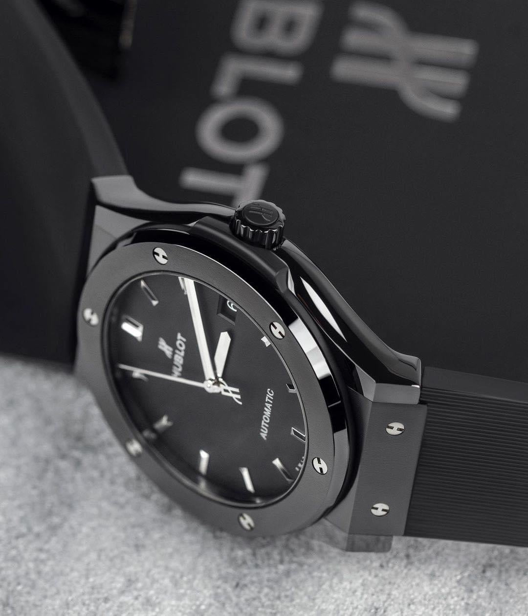 Đồng Hồ Hublot Classic 42mm Black Magic Ceramic