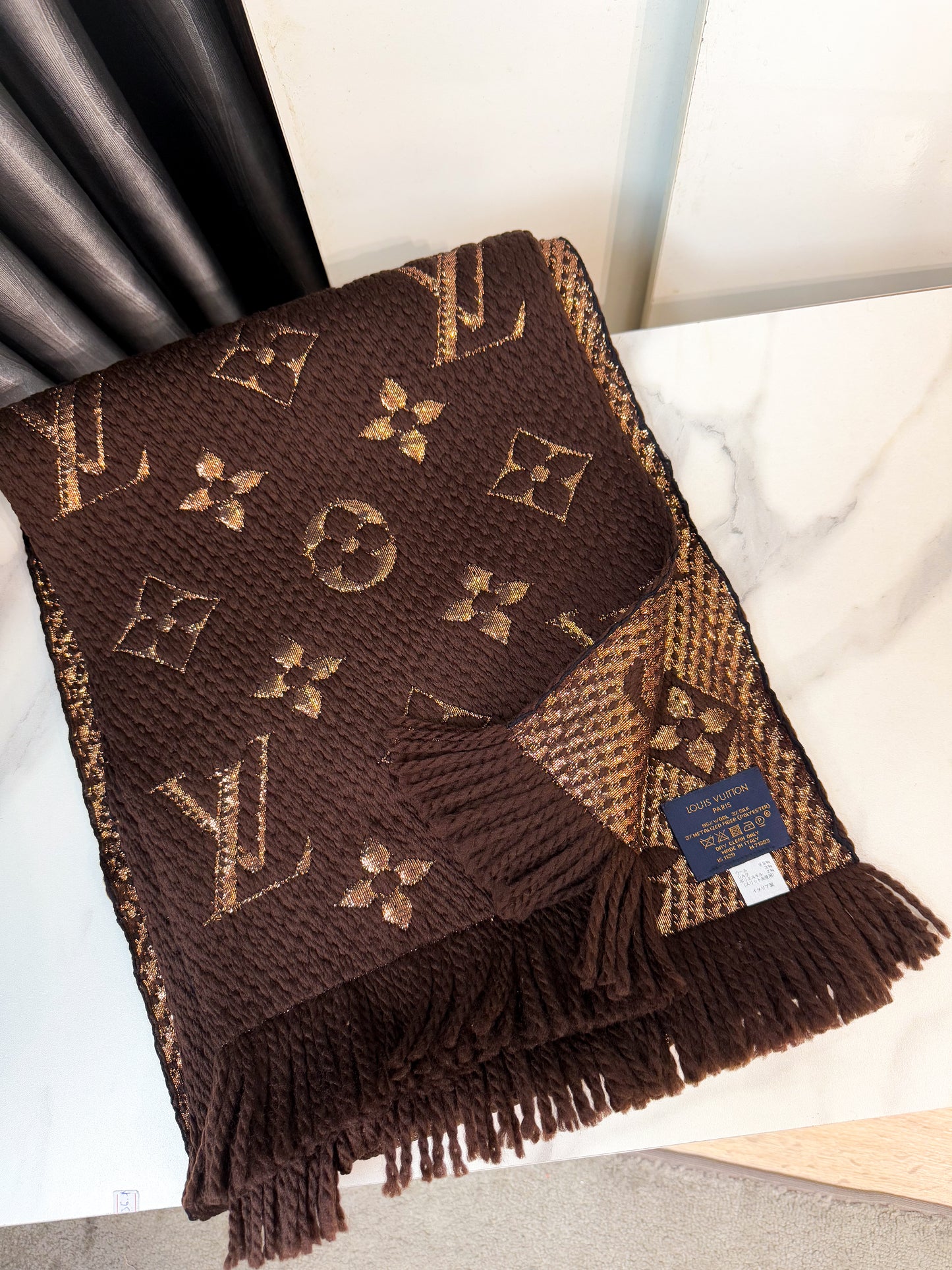 Khăn LV Len Nâu Ánh Kim