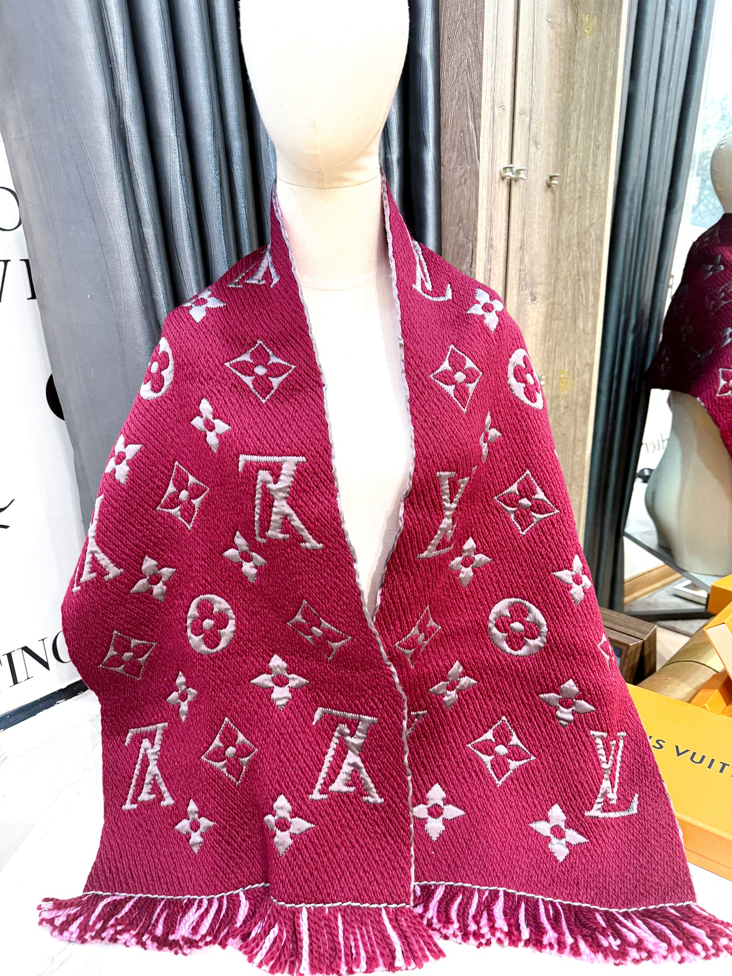 Khăn Len LV 2 Mặt 2 Màu