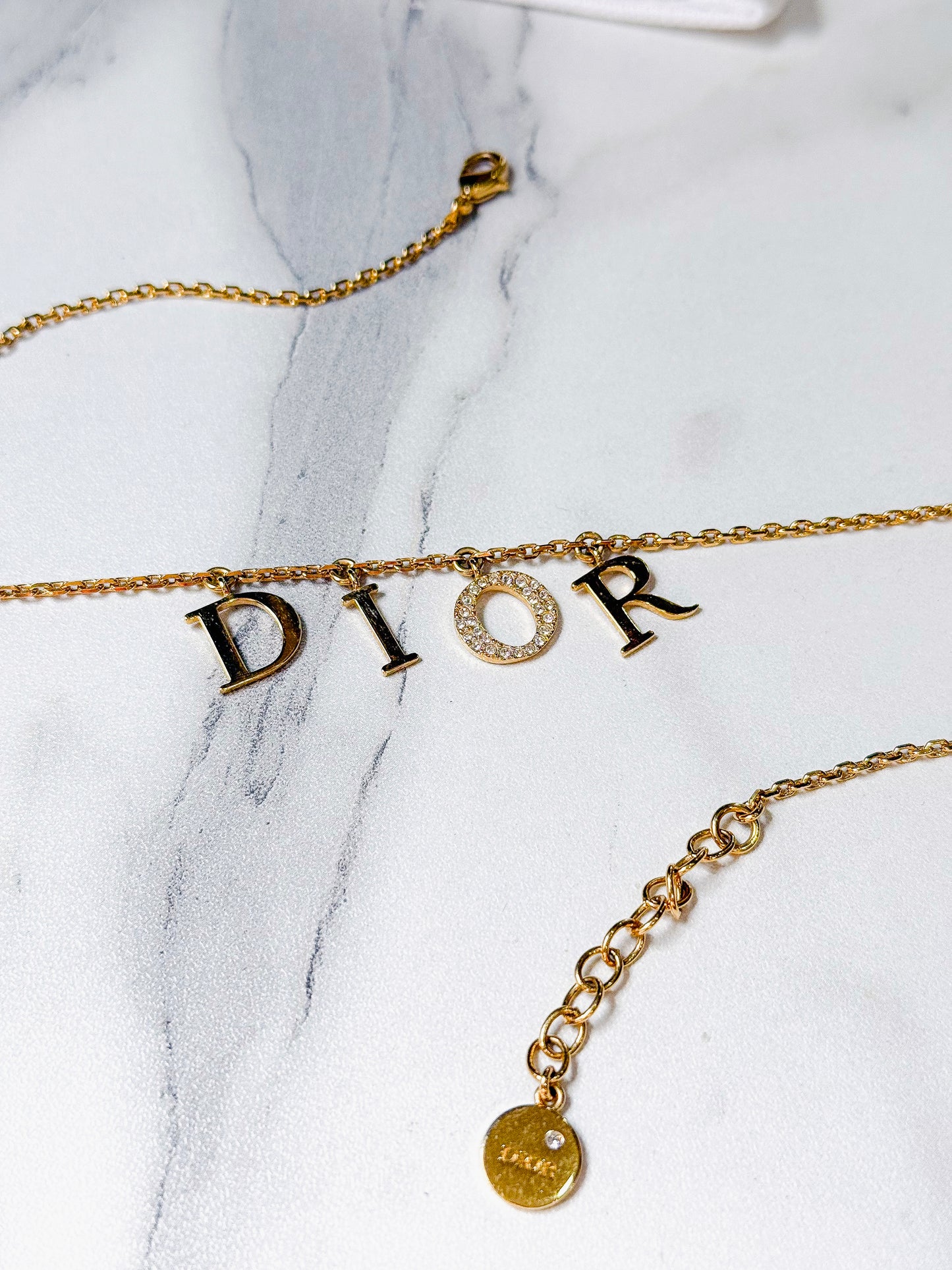 Vòng Cổ Dior Chữ