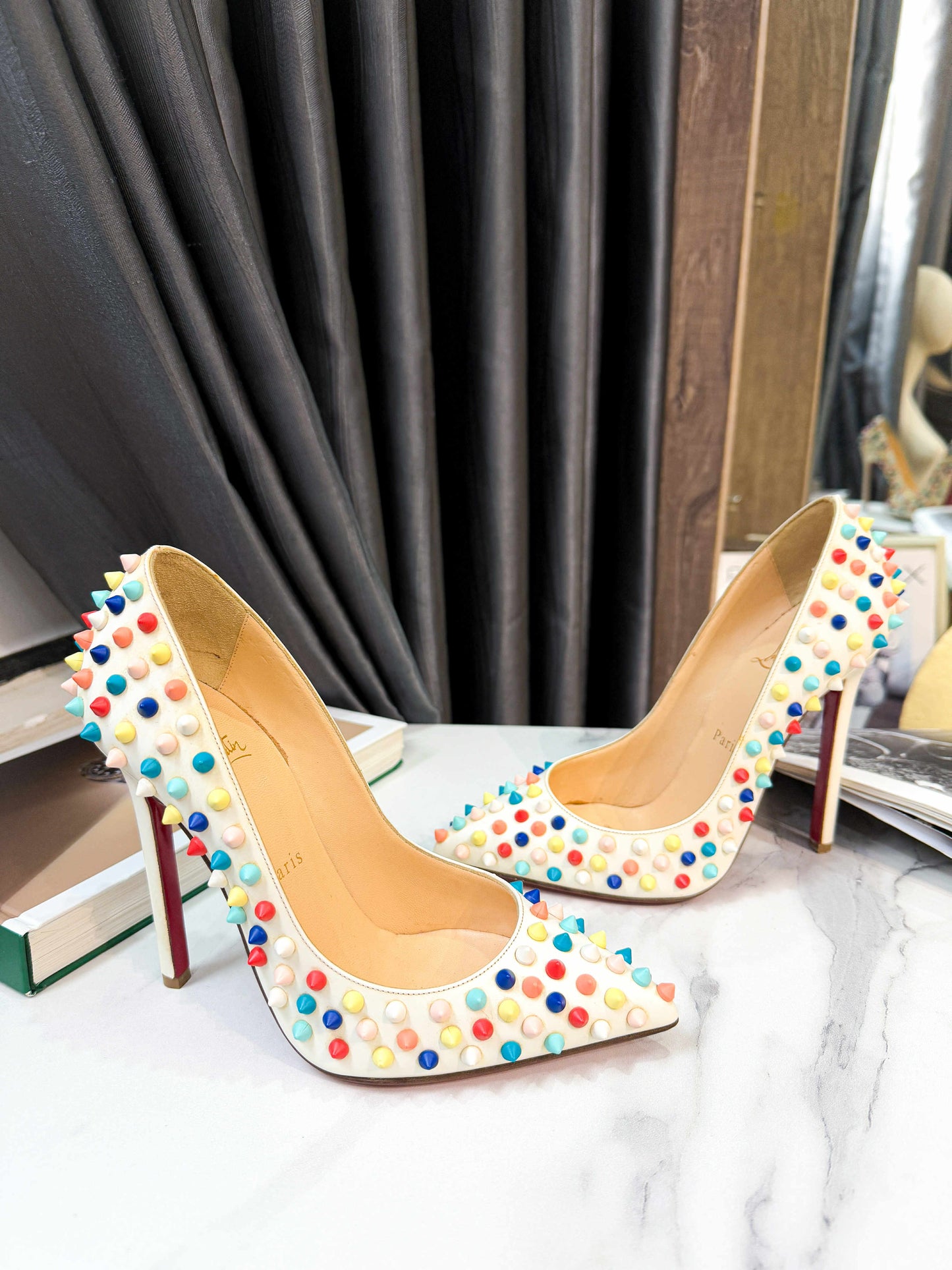 Giày Cao Gót LBT Đinh Trắng Size 37.5