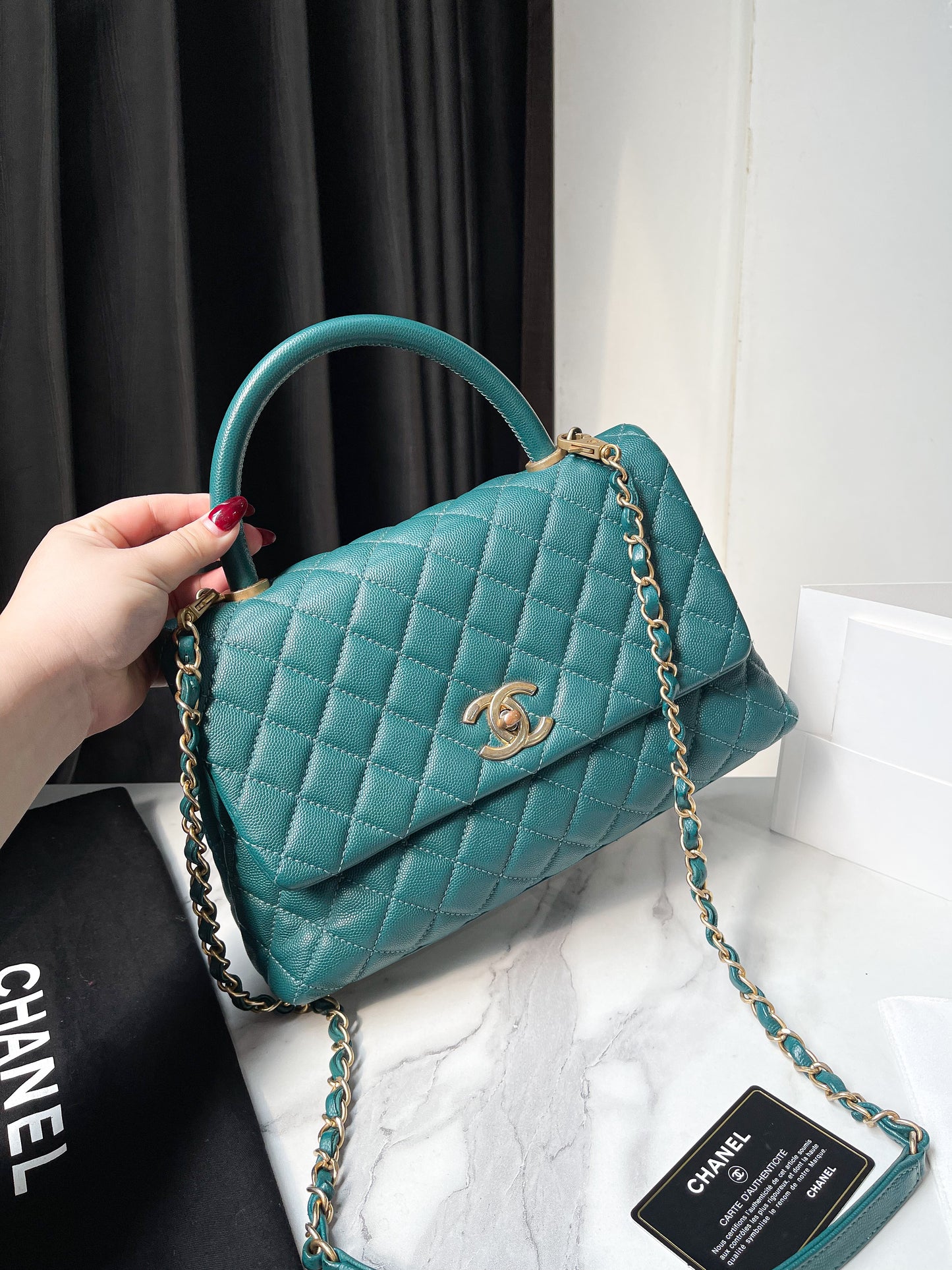 A Chanel Coco 10.5 Xanh