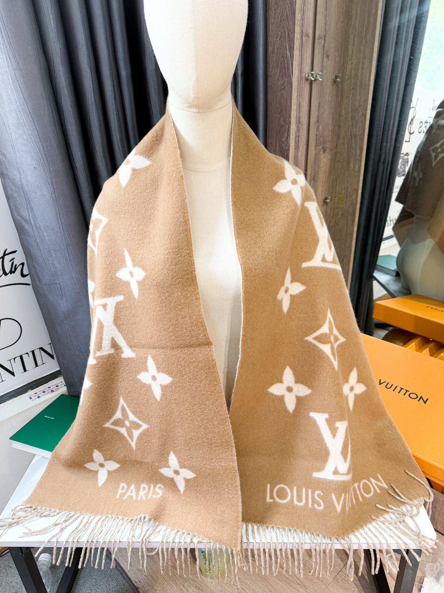 Khăn LV Cashmere Begie Nâu 14/5