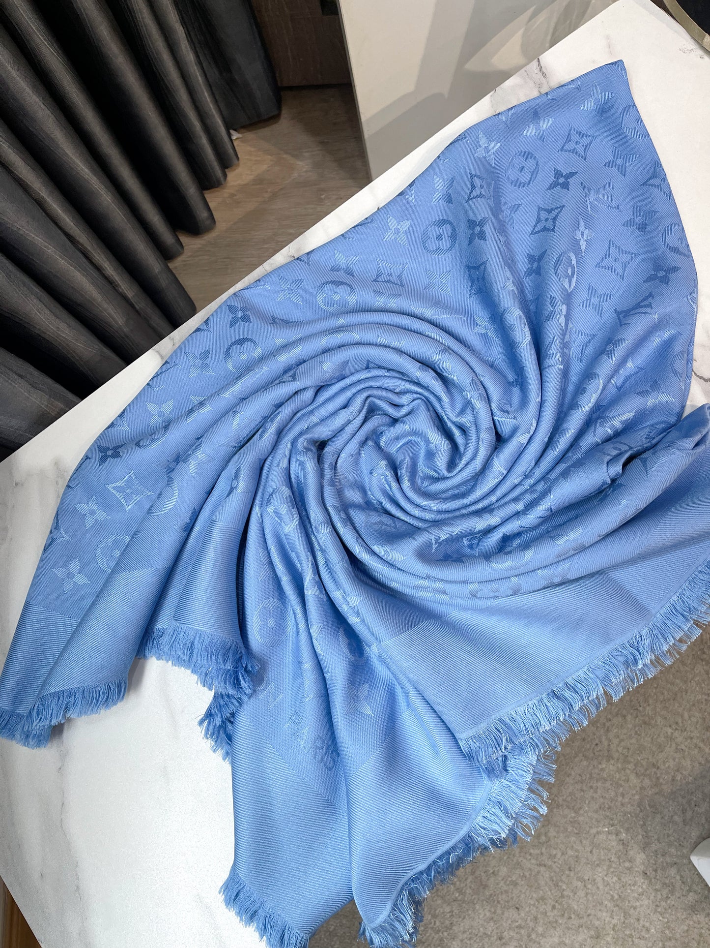 Khăn LV Khổ 140x140
