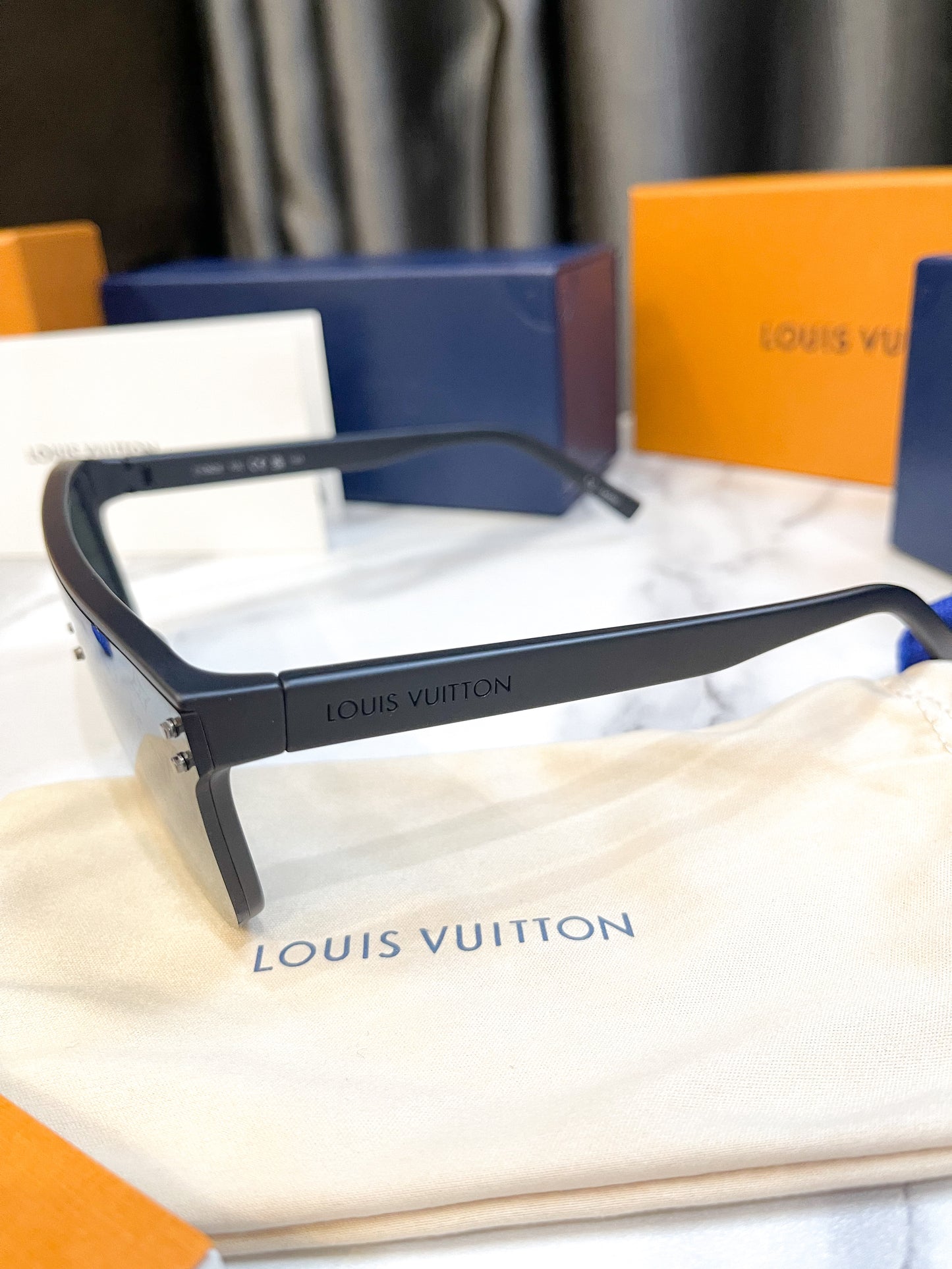 AB Glass LV New