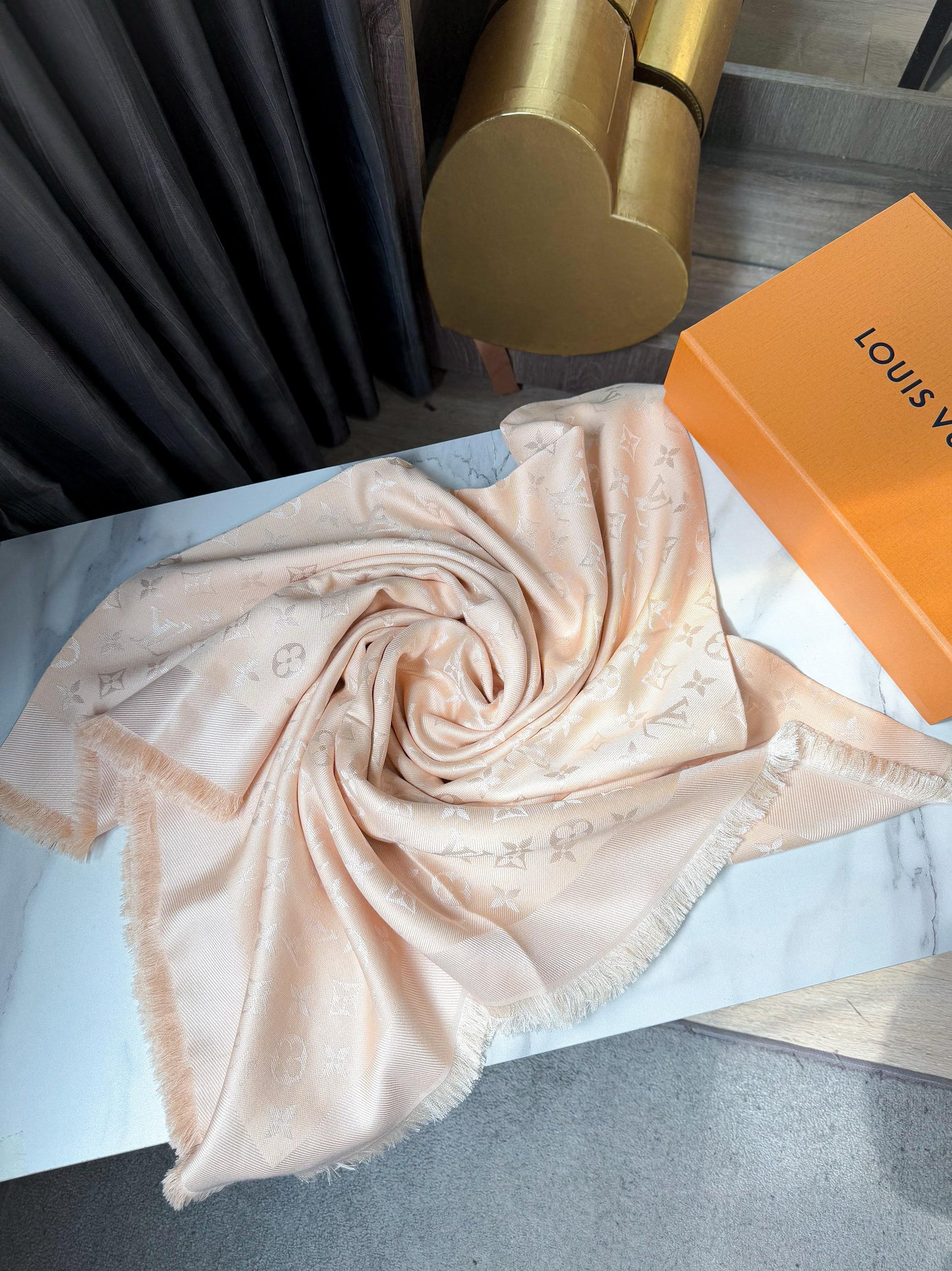 Khăn LV Cam Hồng New