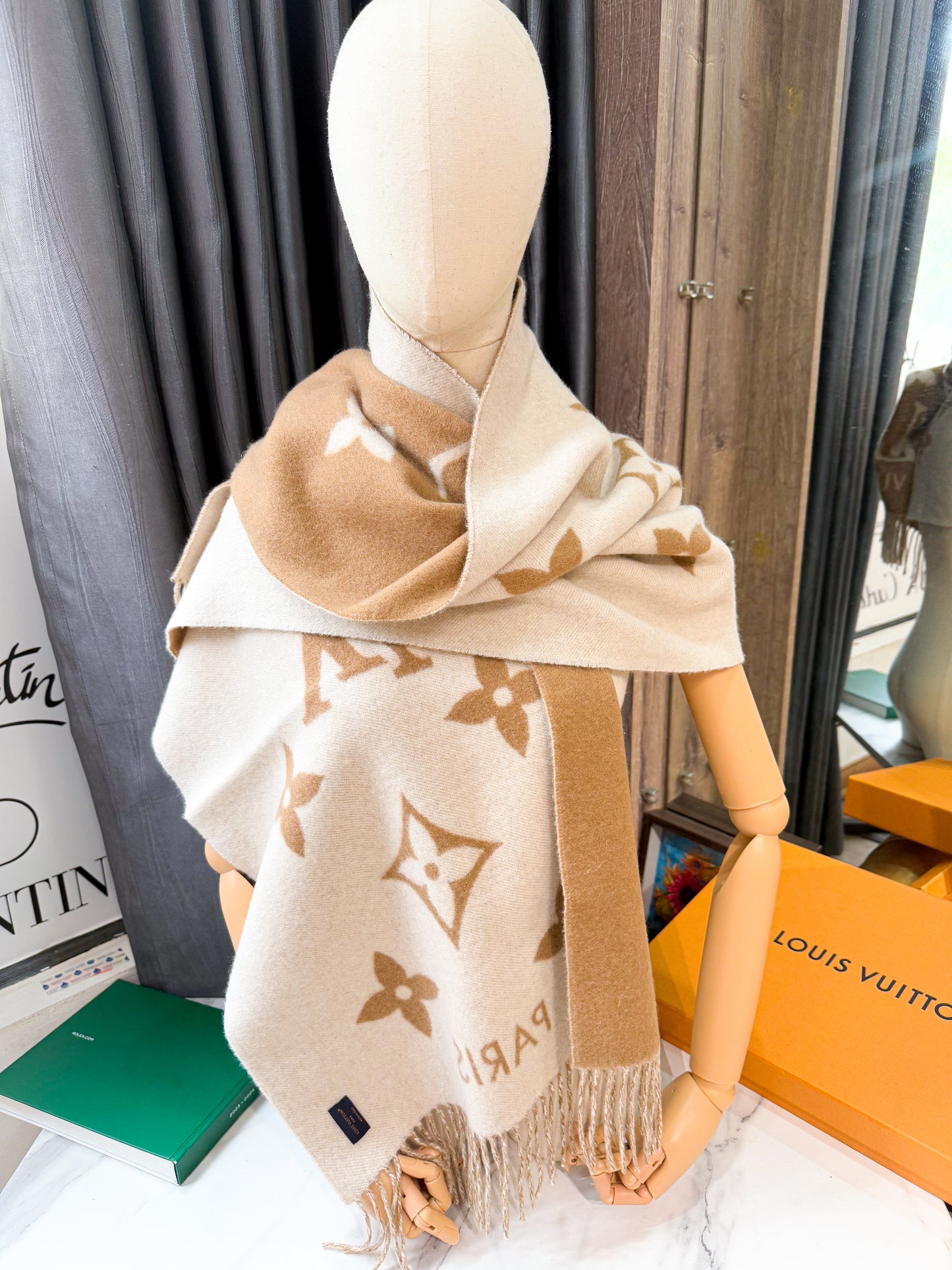 Khăn LV Cashmere Begie Nâu 14/5