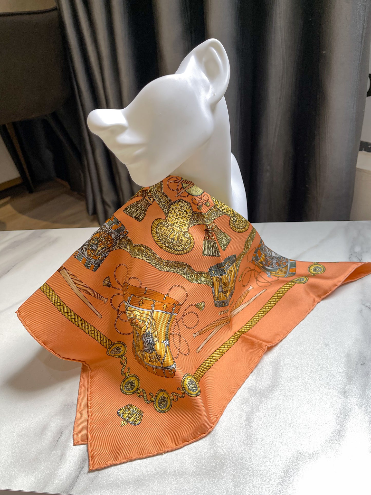 Khăn Lụa Hermes Khổ Nhỏ