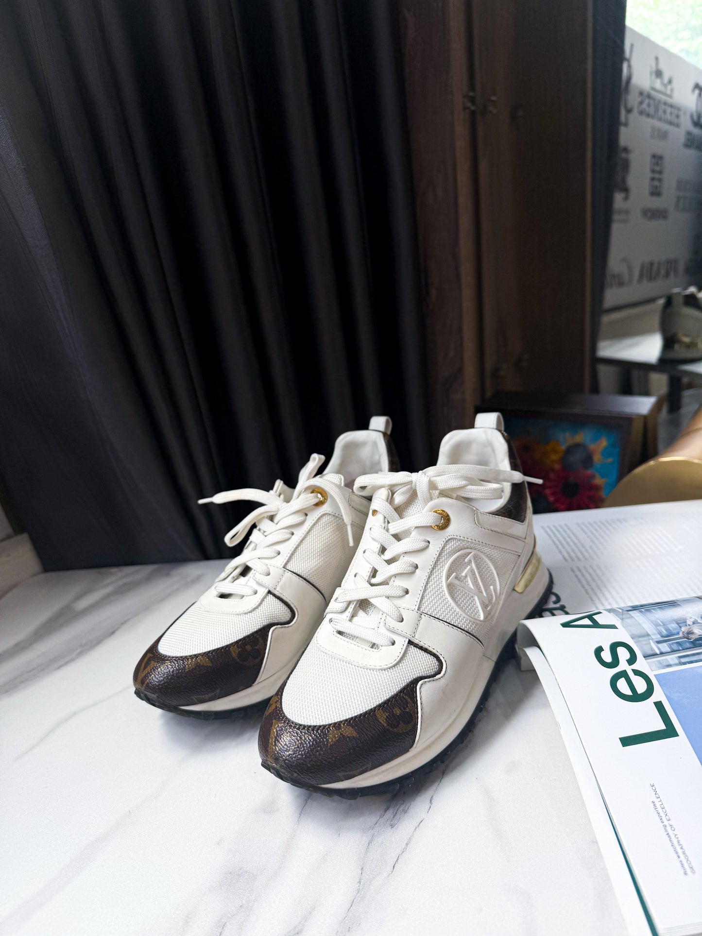 Giày LV Hot Trắng Size 36.5 Used