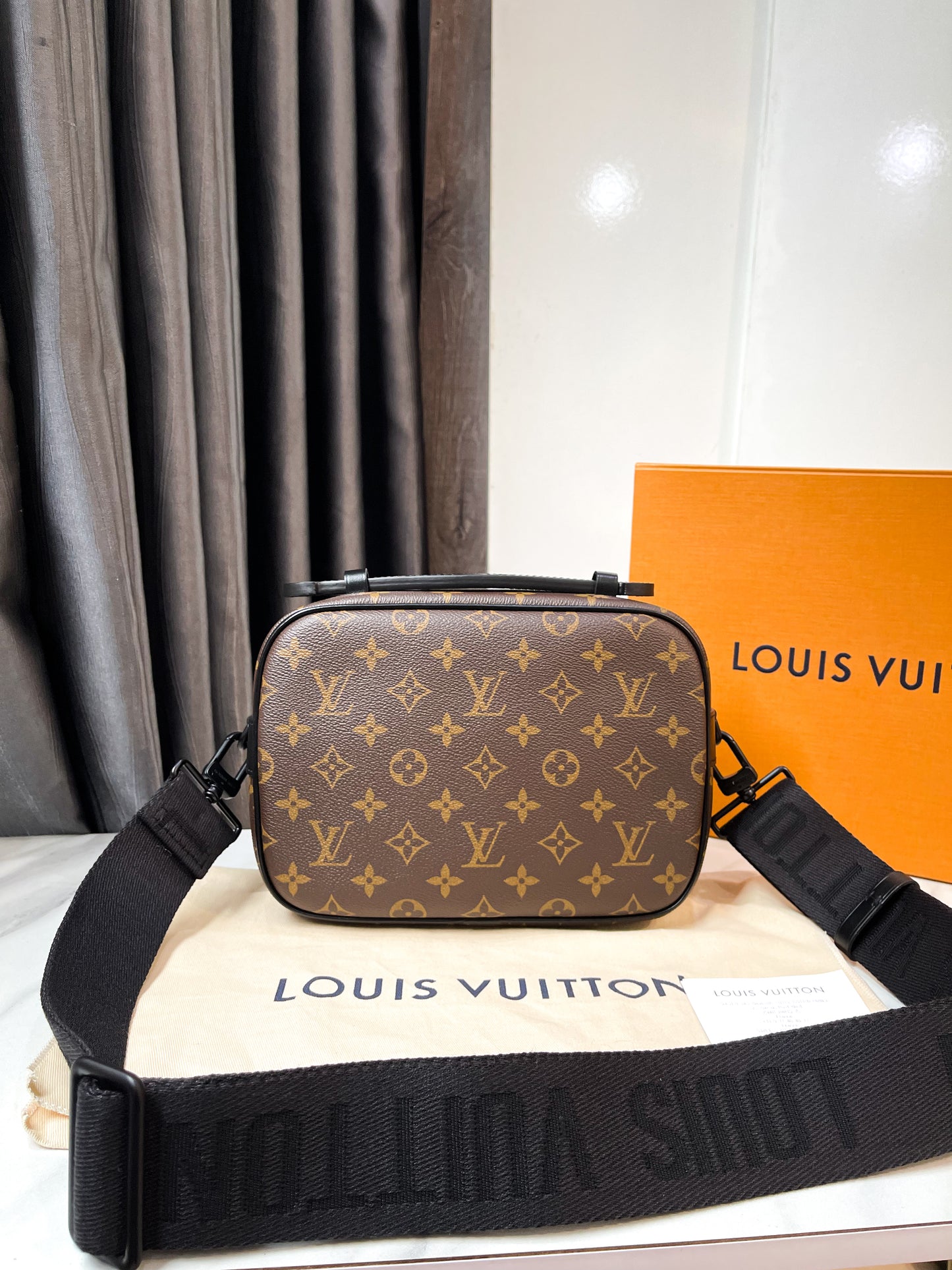LV S Lock New