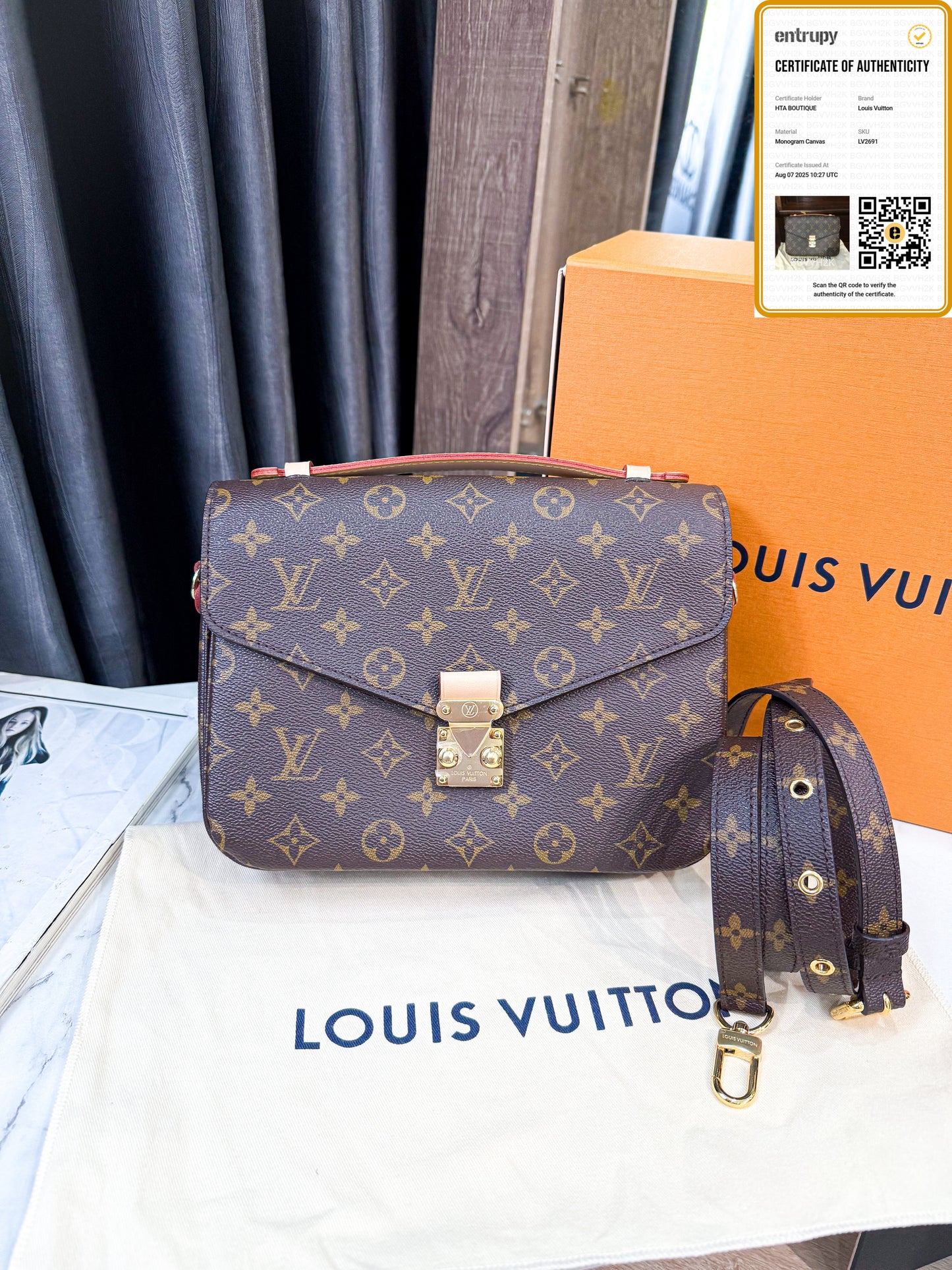 LV Metis New Trưng Bày