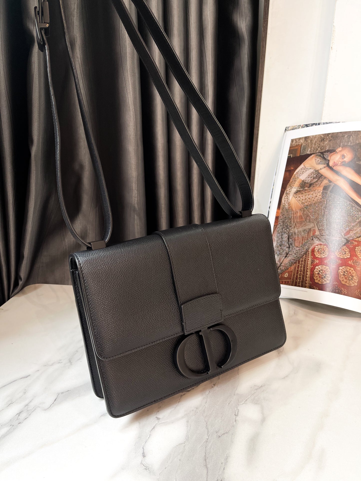 Dior Montaigne Đen