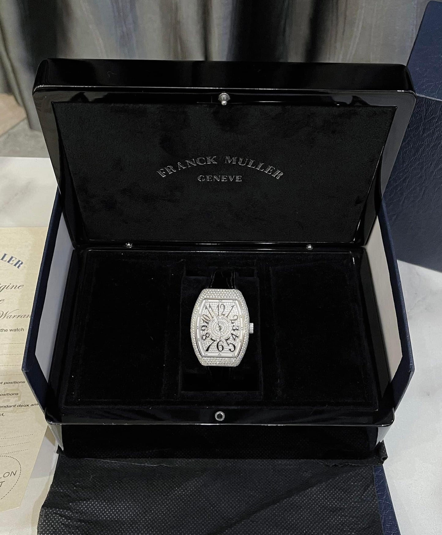 Đồng Hồ Franck Muller V32 Black Custom Diamond