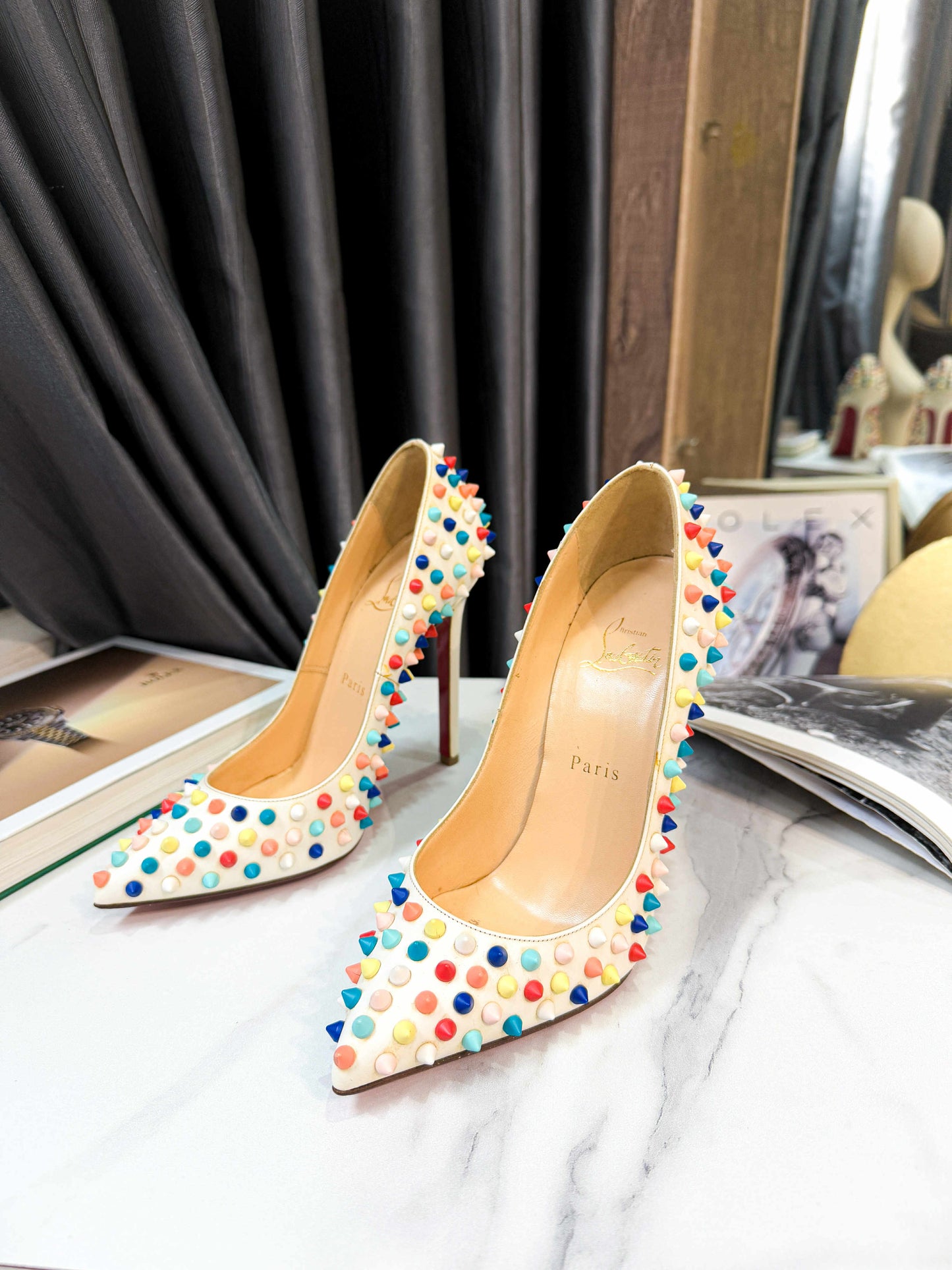 Giày Cao Gót LBT Đinh Trắng Size 37.5