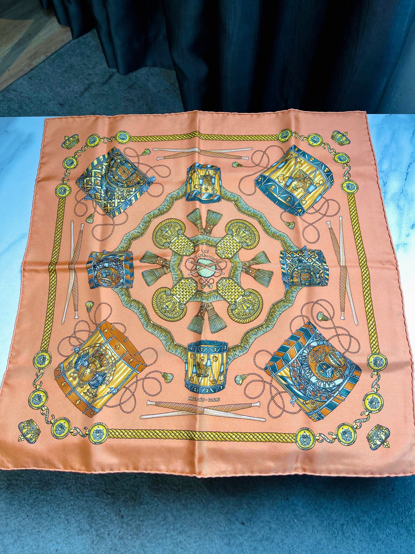 Khăn Lụa Hermes Khổ Nhỏ