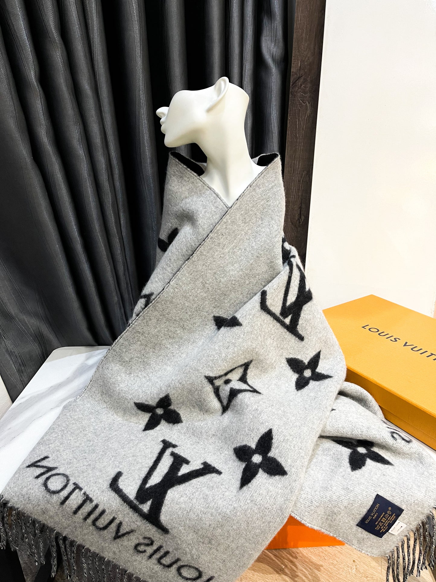 Khăn LV Cashmere