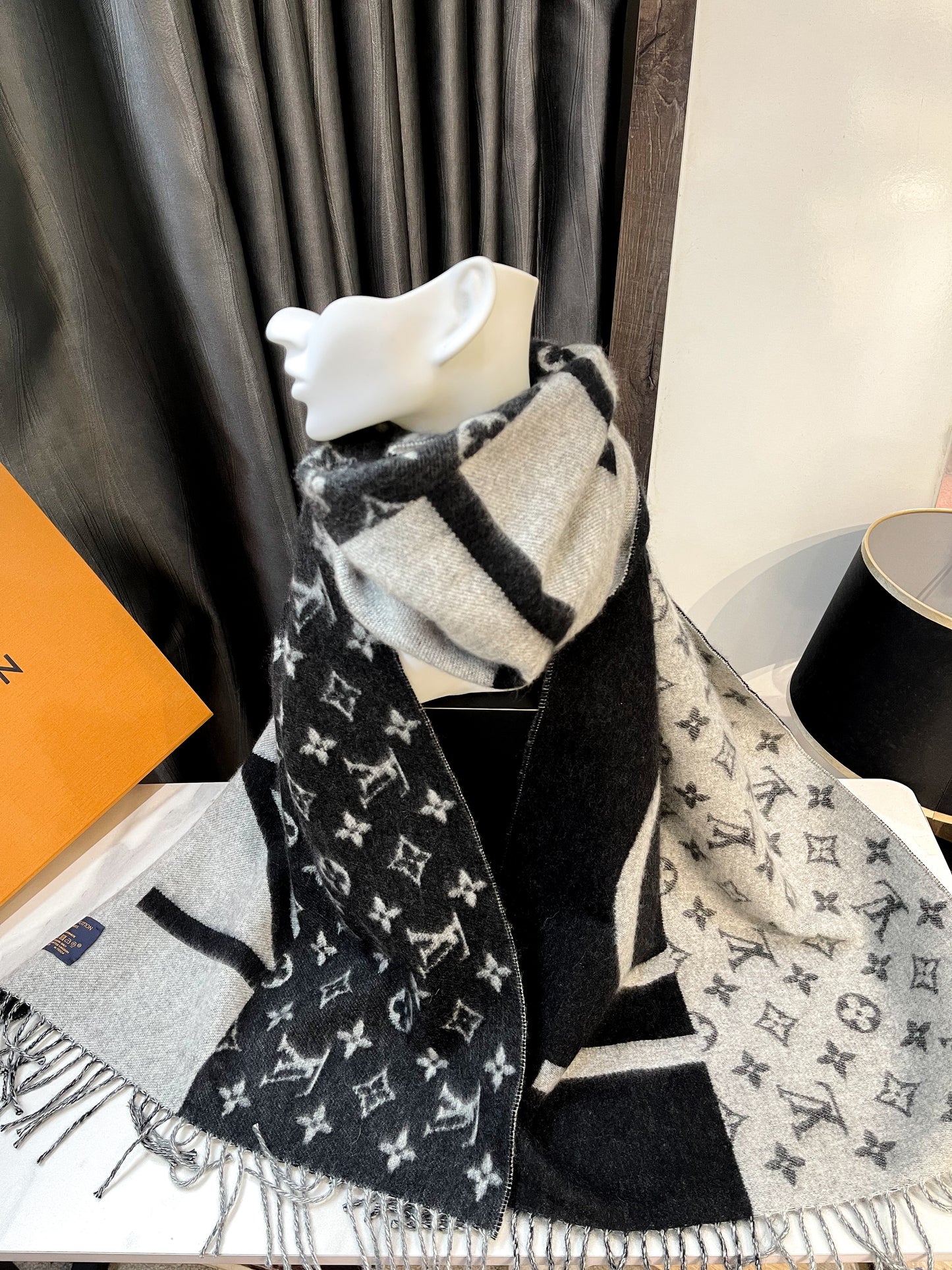 Cashmere LV scarf