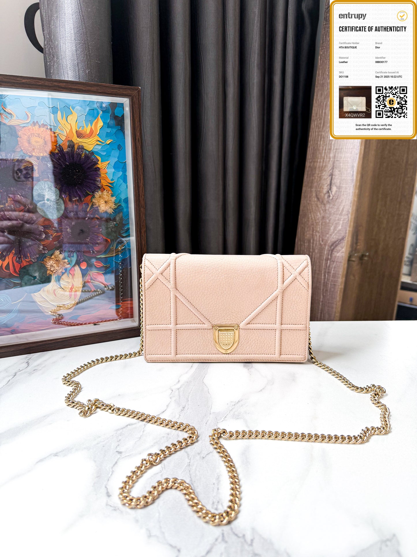 A Pouch Dior