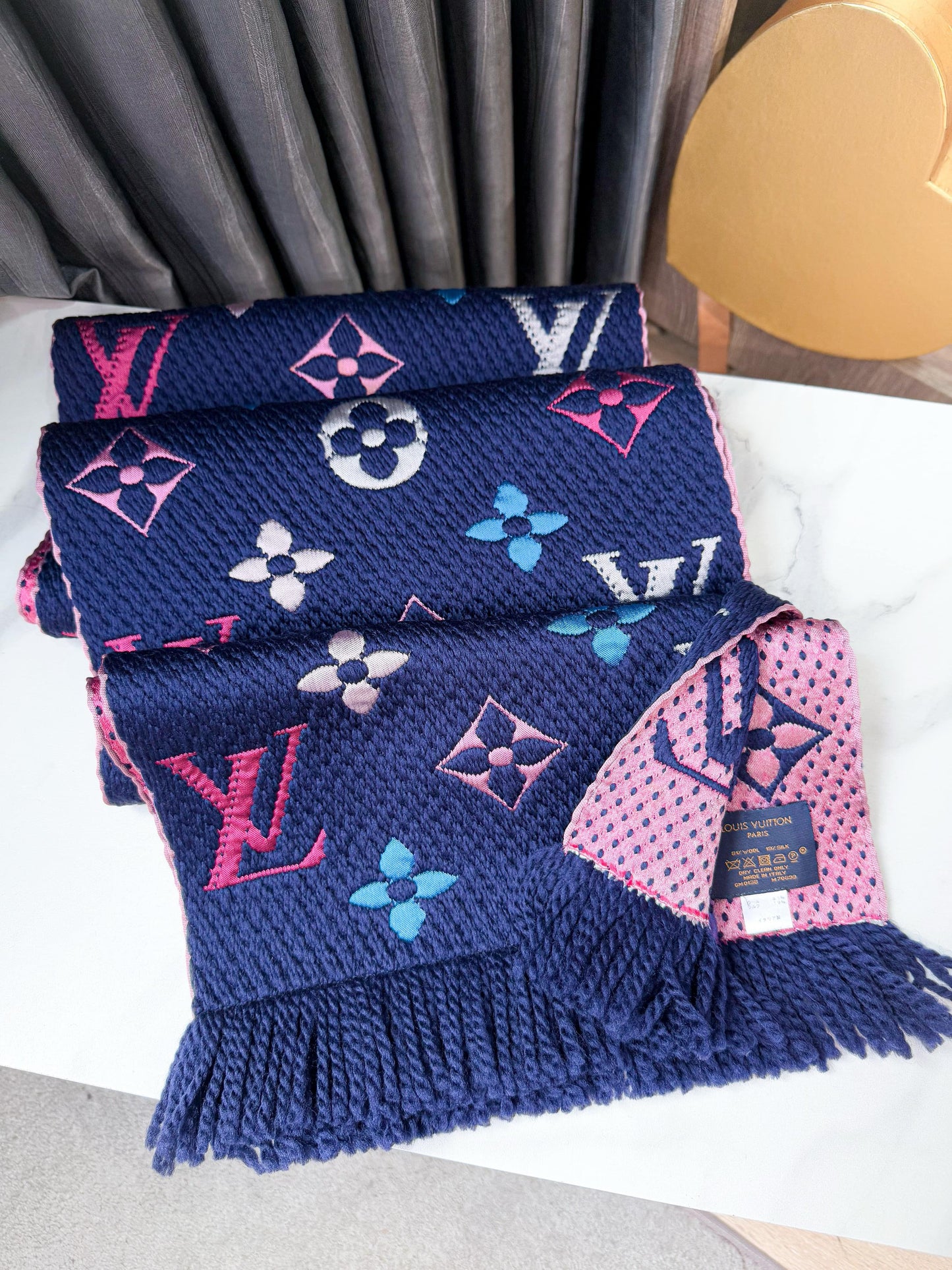 Khăn LV Rainbow 26/2