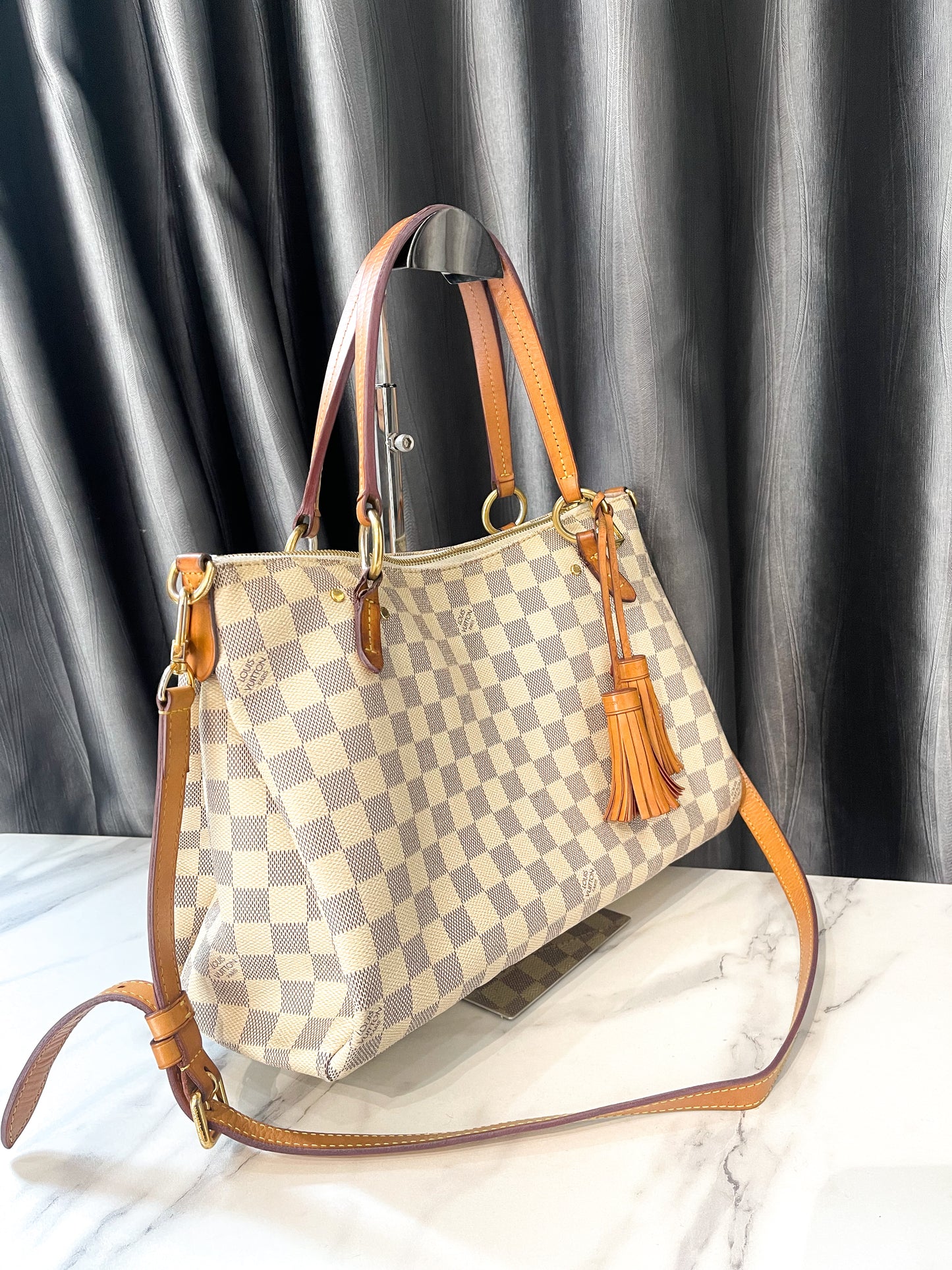 LV Lymington Azur