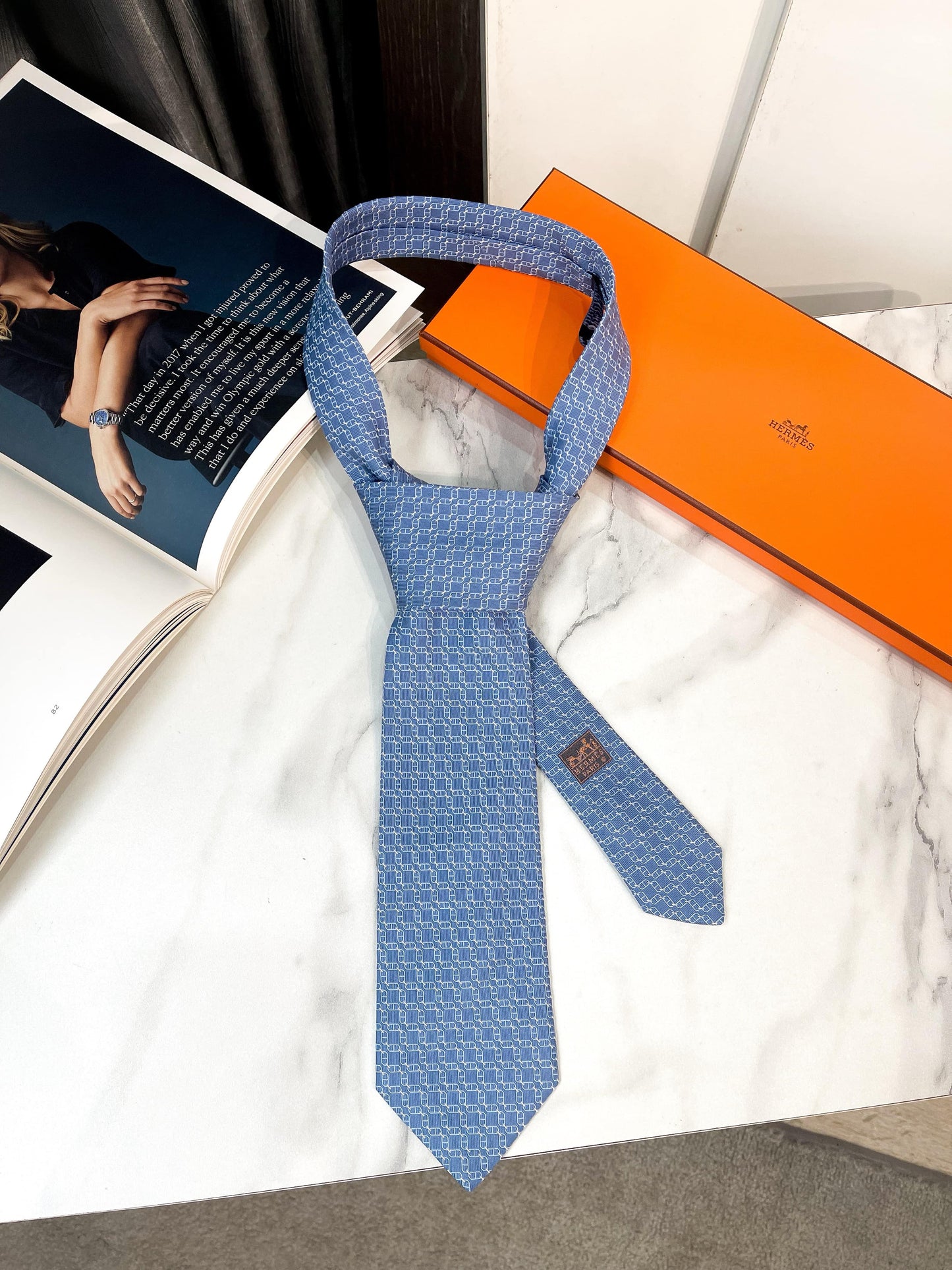 Cà Vạt Hermes