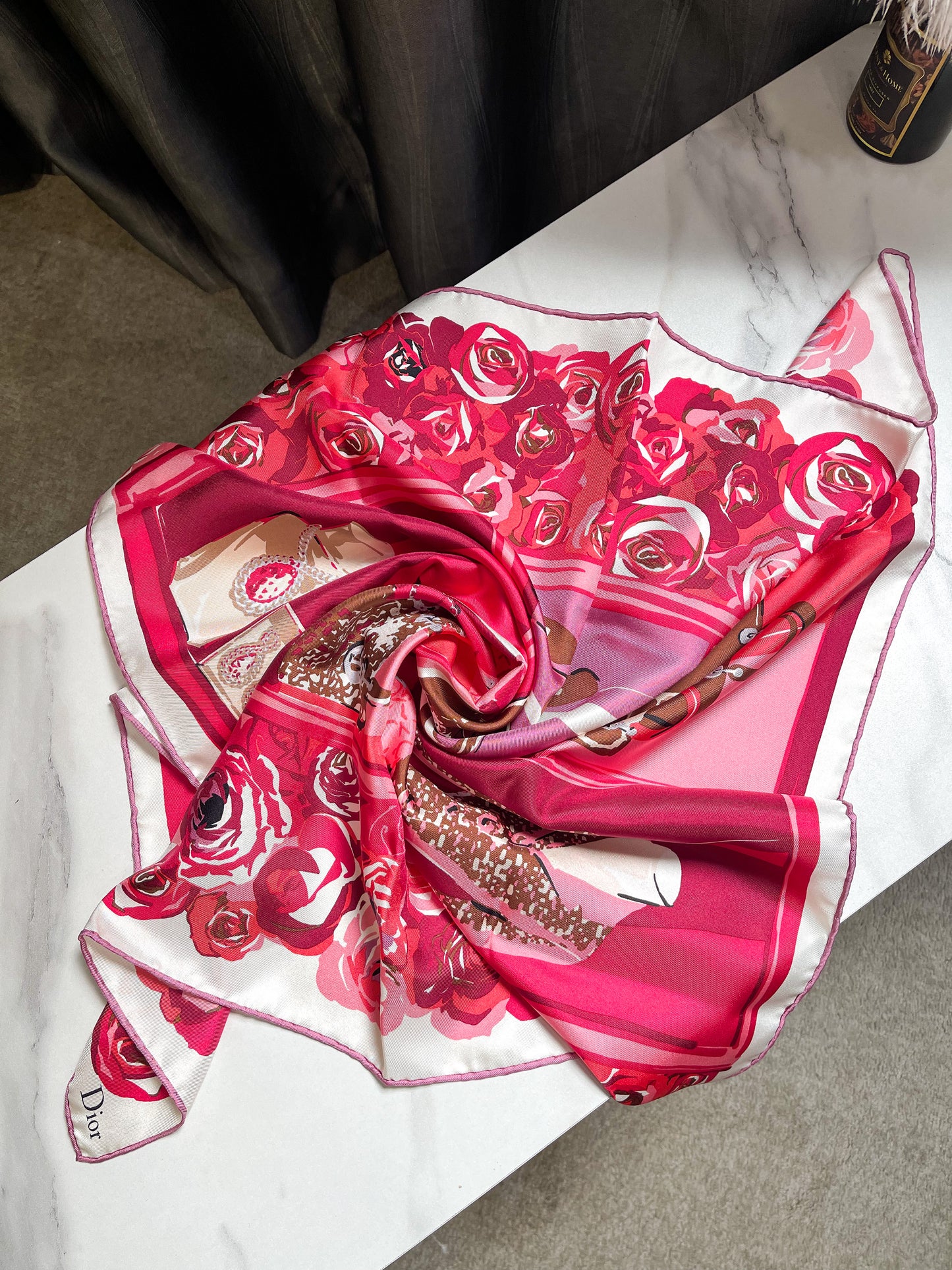 Khăn Lụa Dior Hoạ Tiết