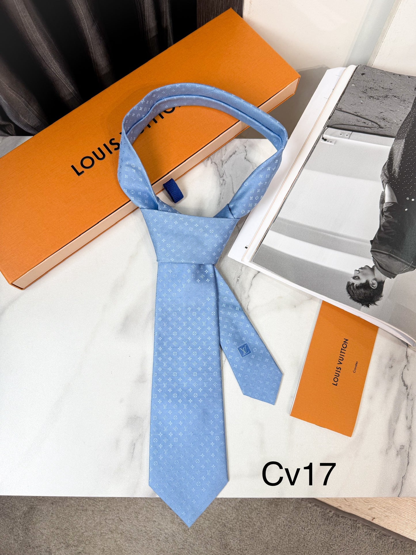 Cà Vạt LV 17