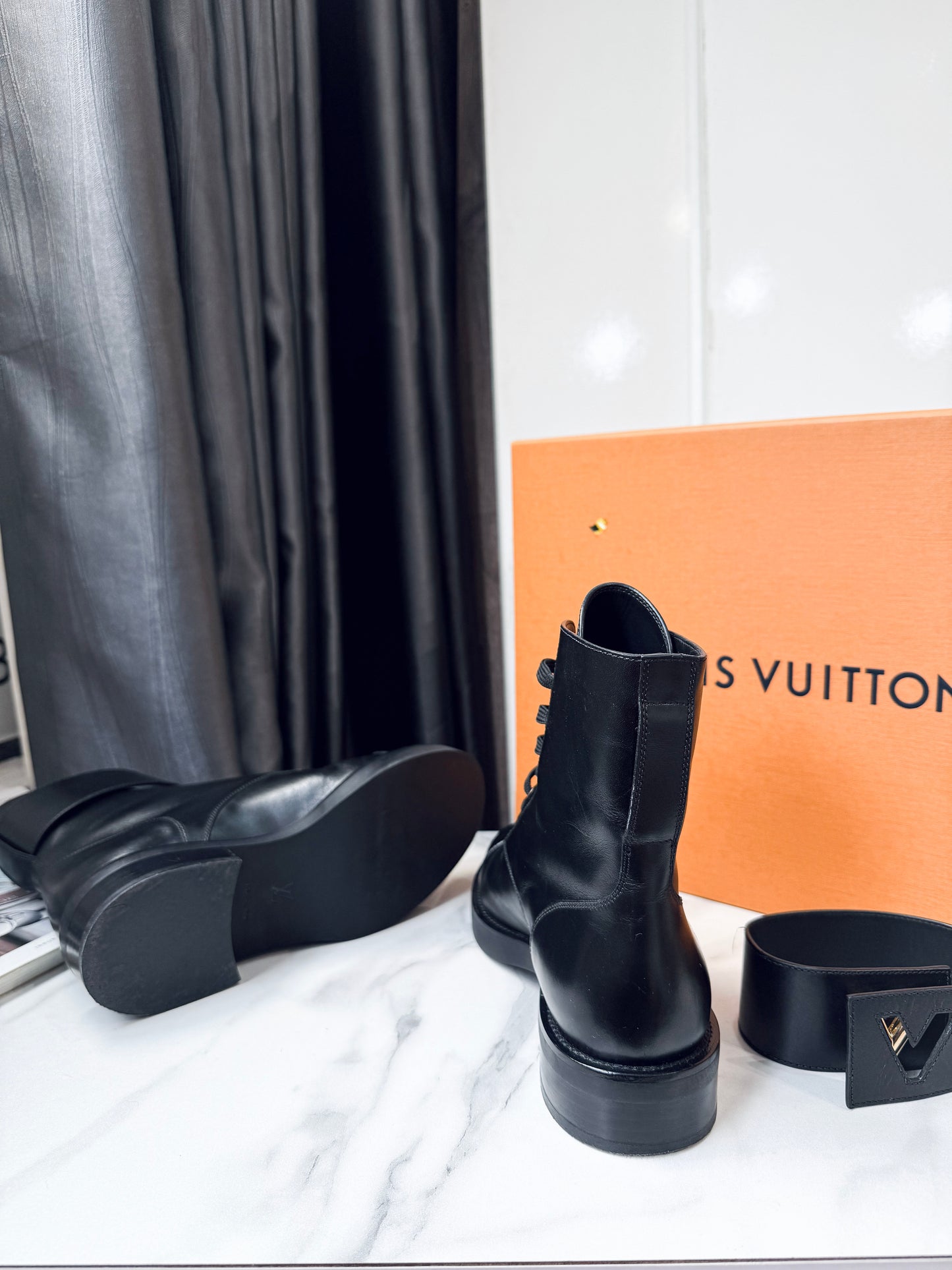 Boot LV Logo Size 36.5