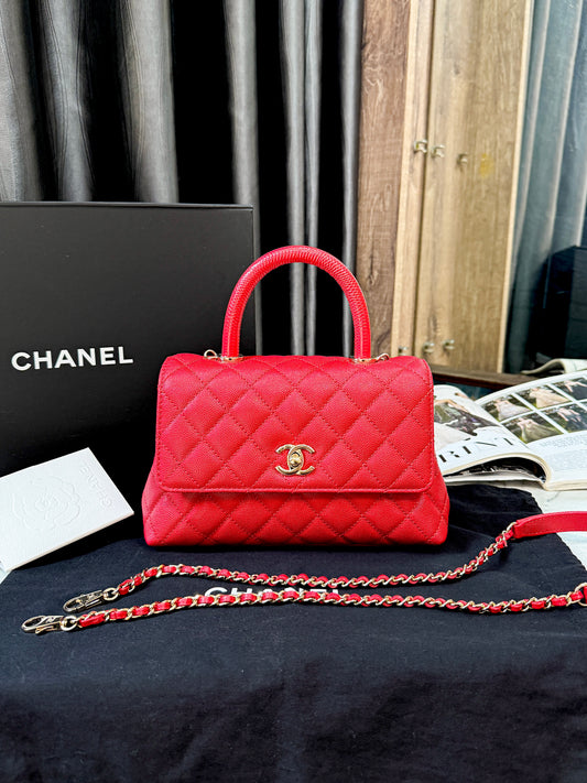 A A Chanel Coco 9.5 Caviar