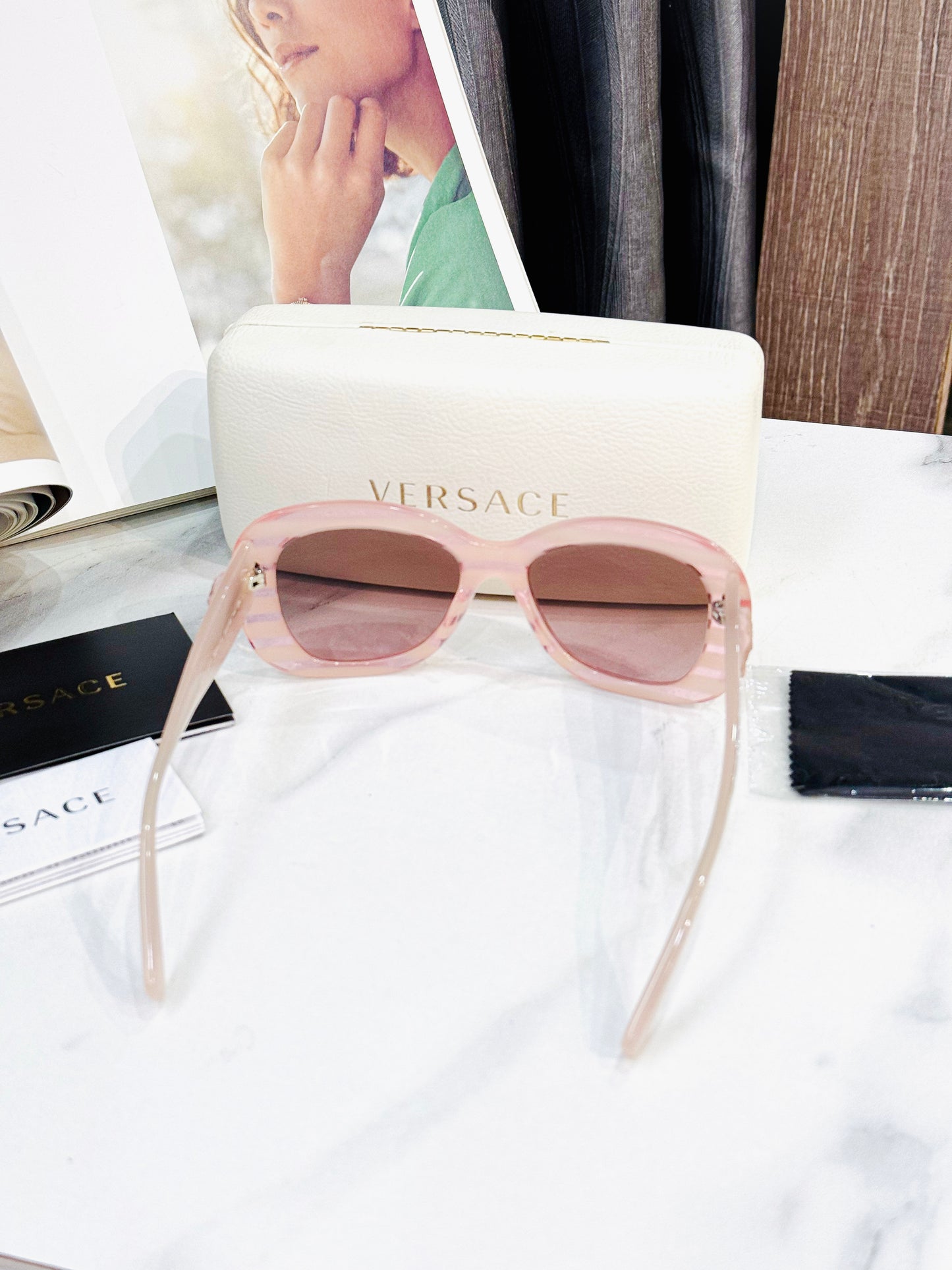 Kính Versace New