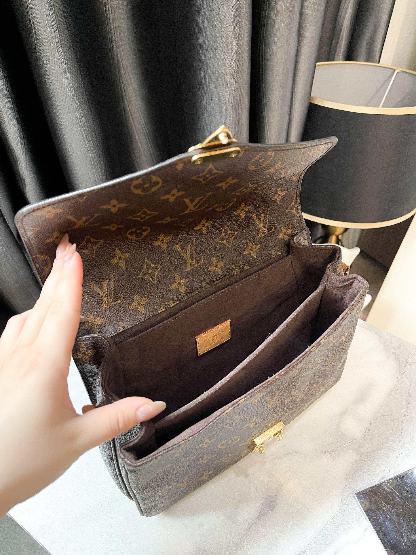 LV Metis Mono