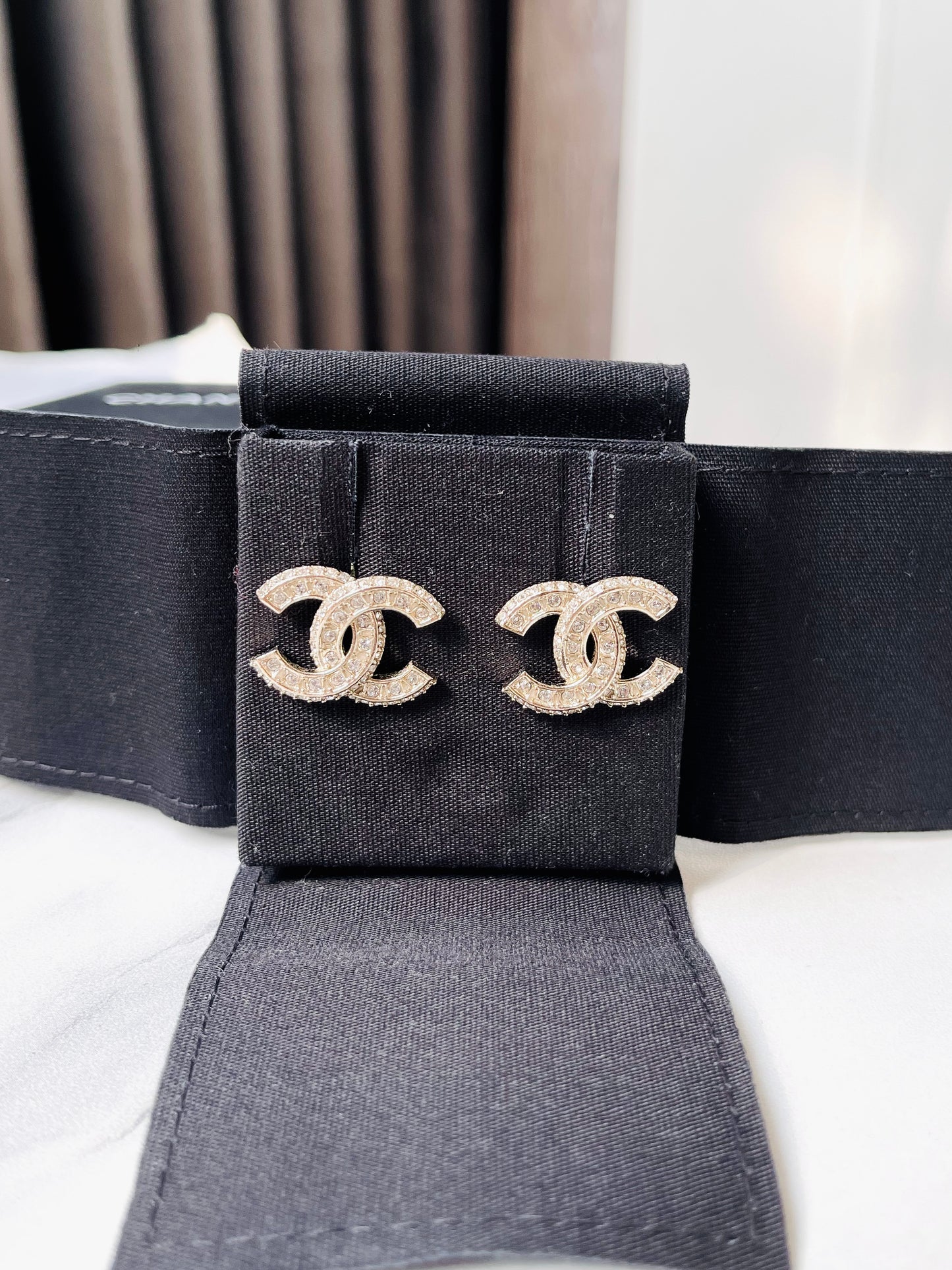 Khuyên Tai Chanel New