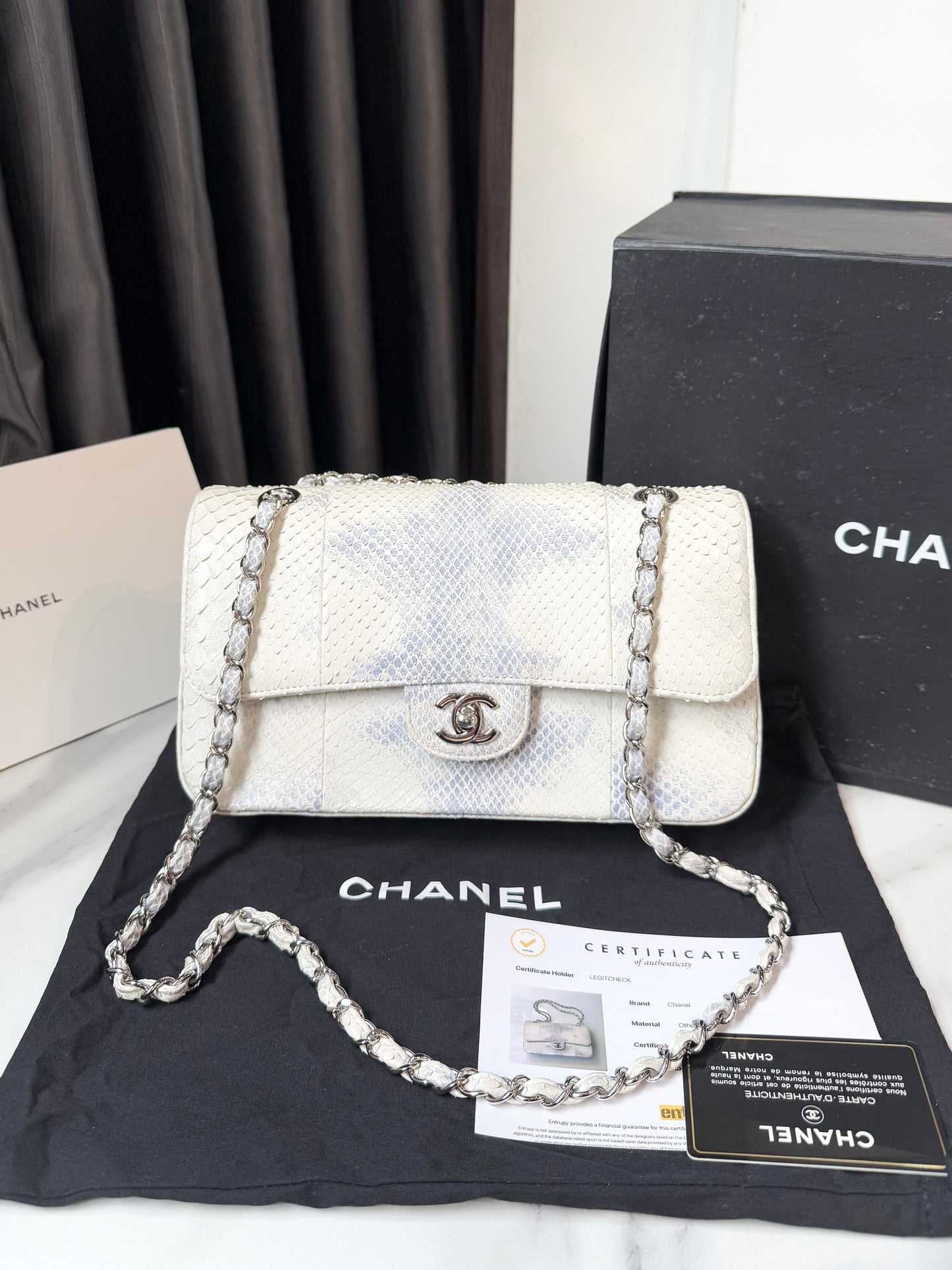 Chanel Classic M Da Trăn Python