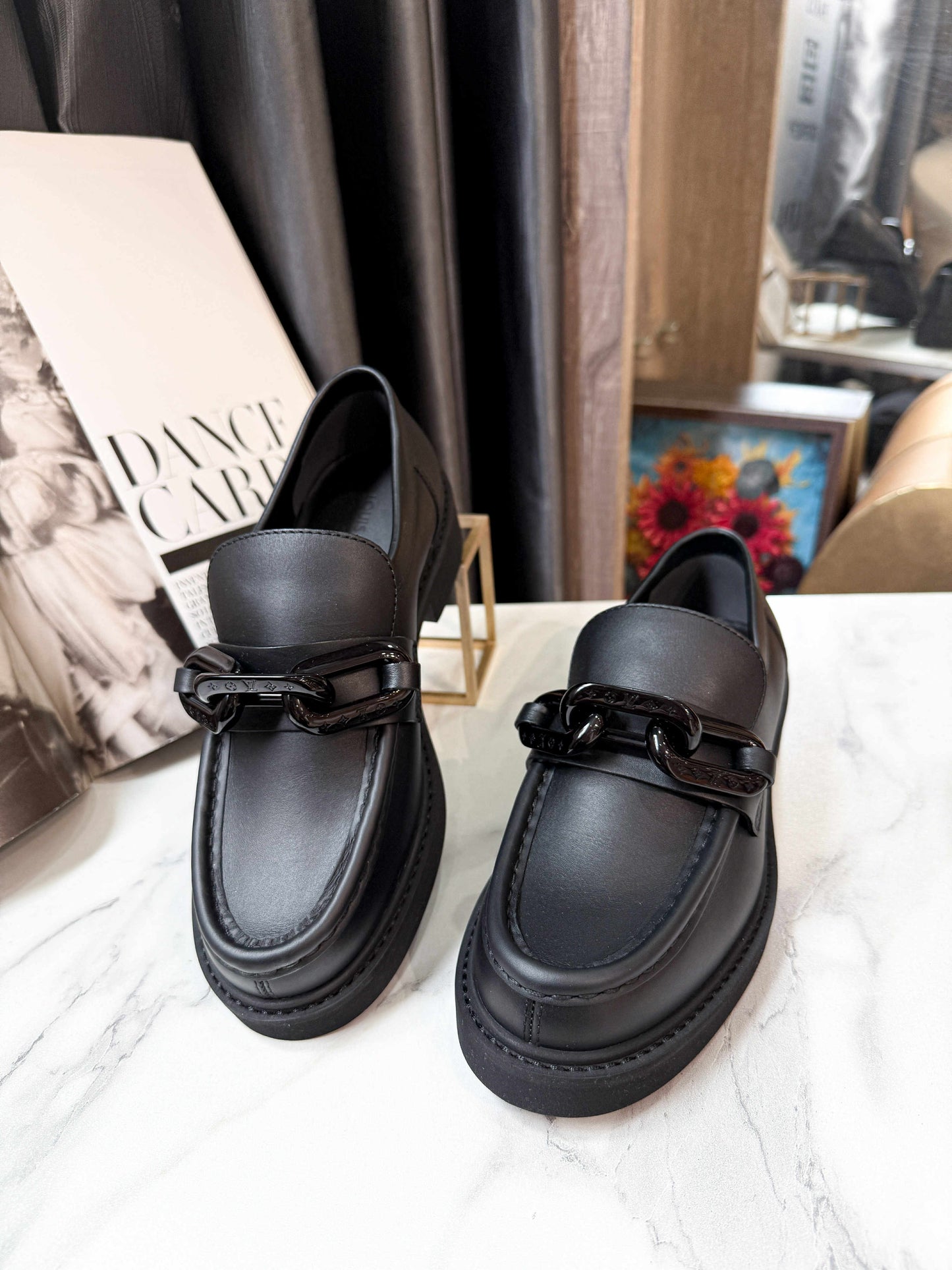 Giày LV New Trưng Bày Size 35.5